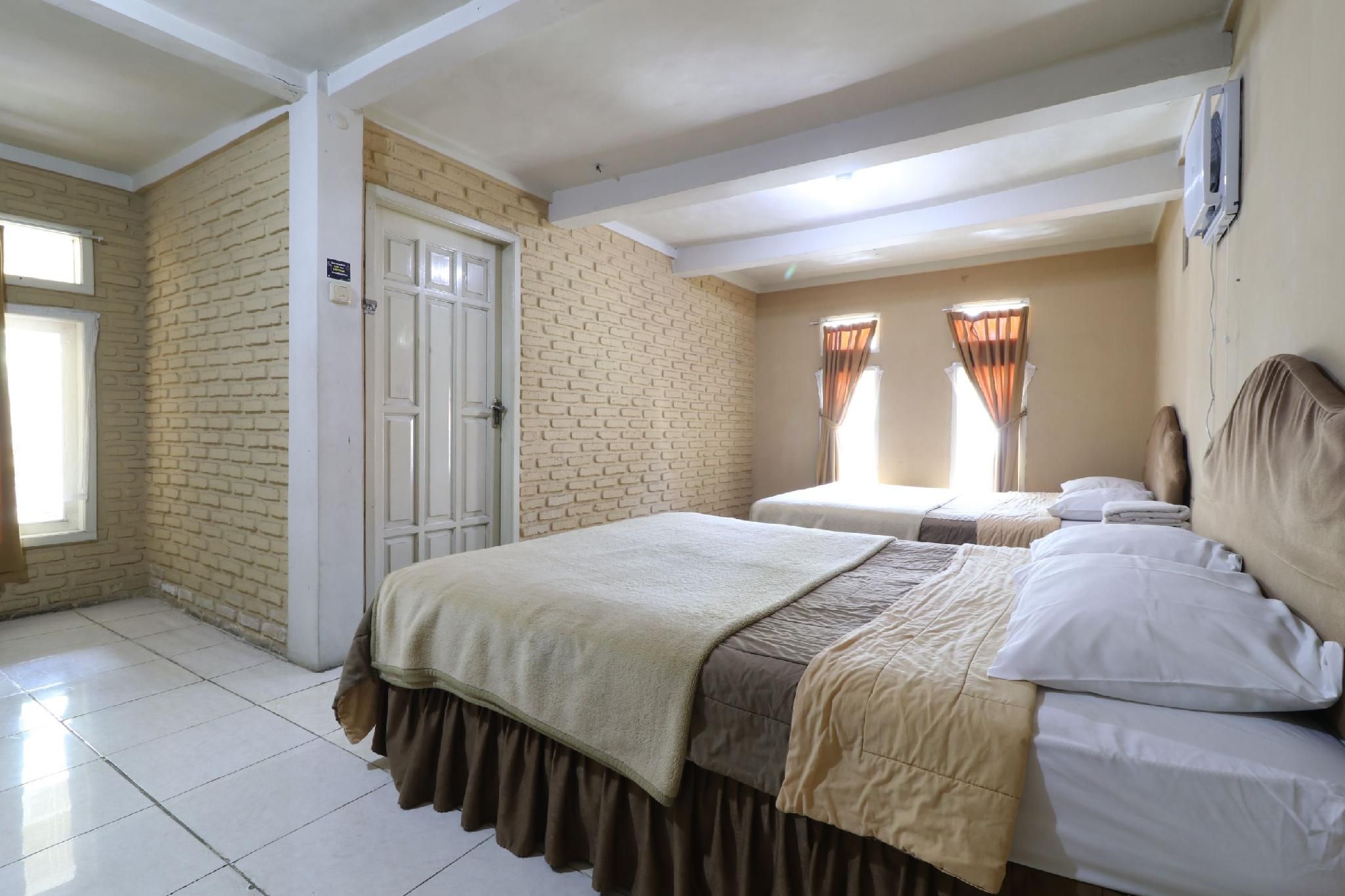 Standard Family Room