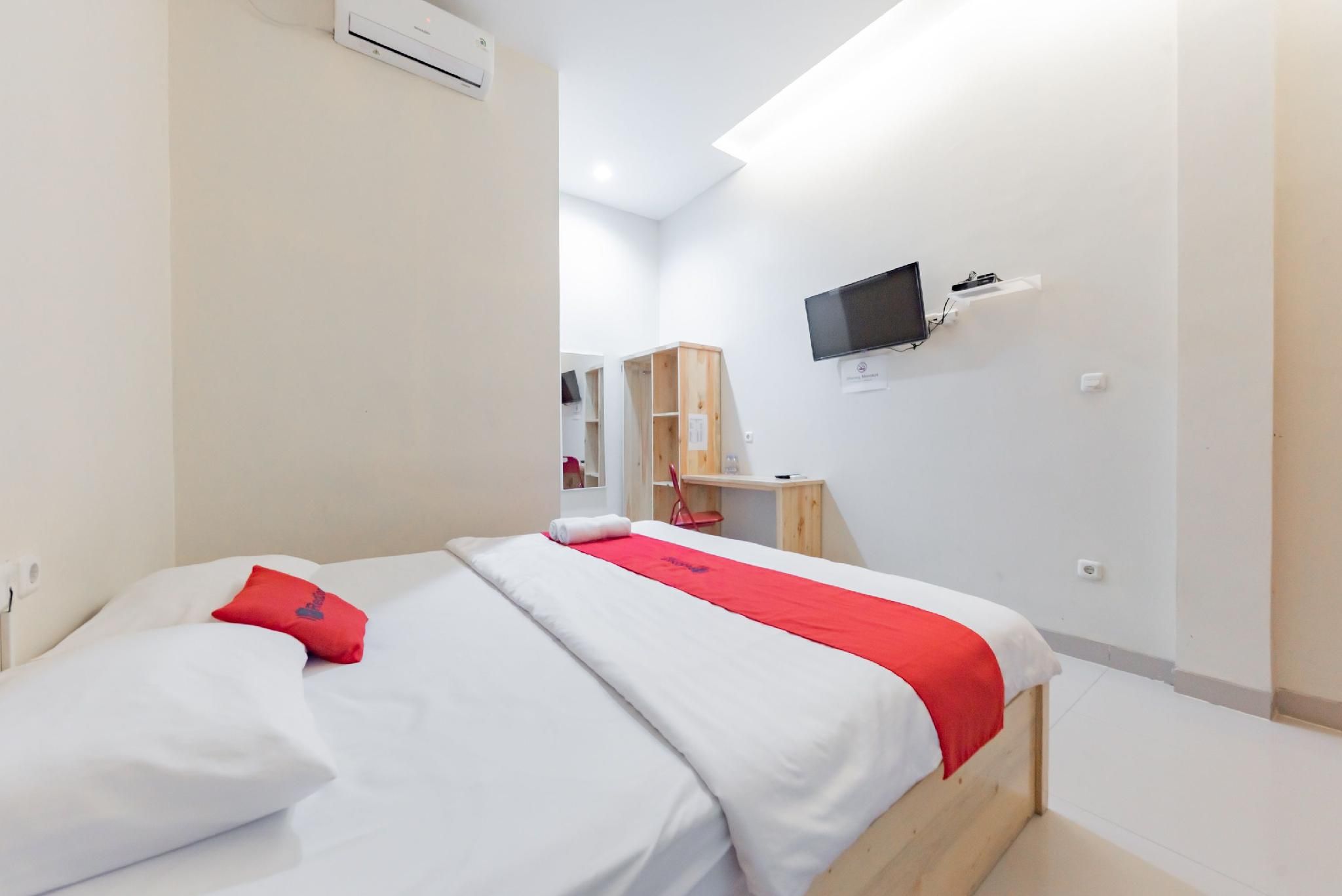 RedDoorz Room