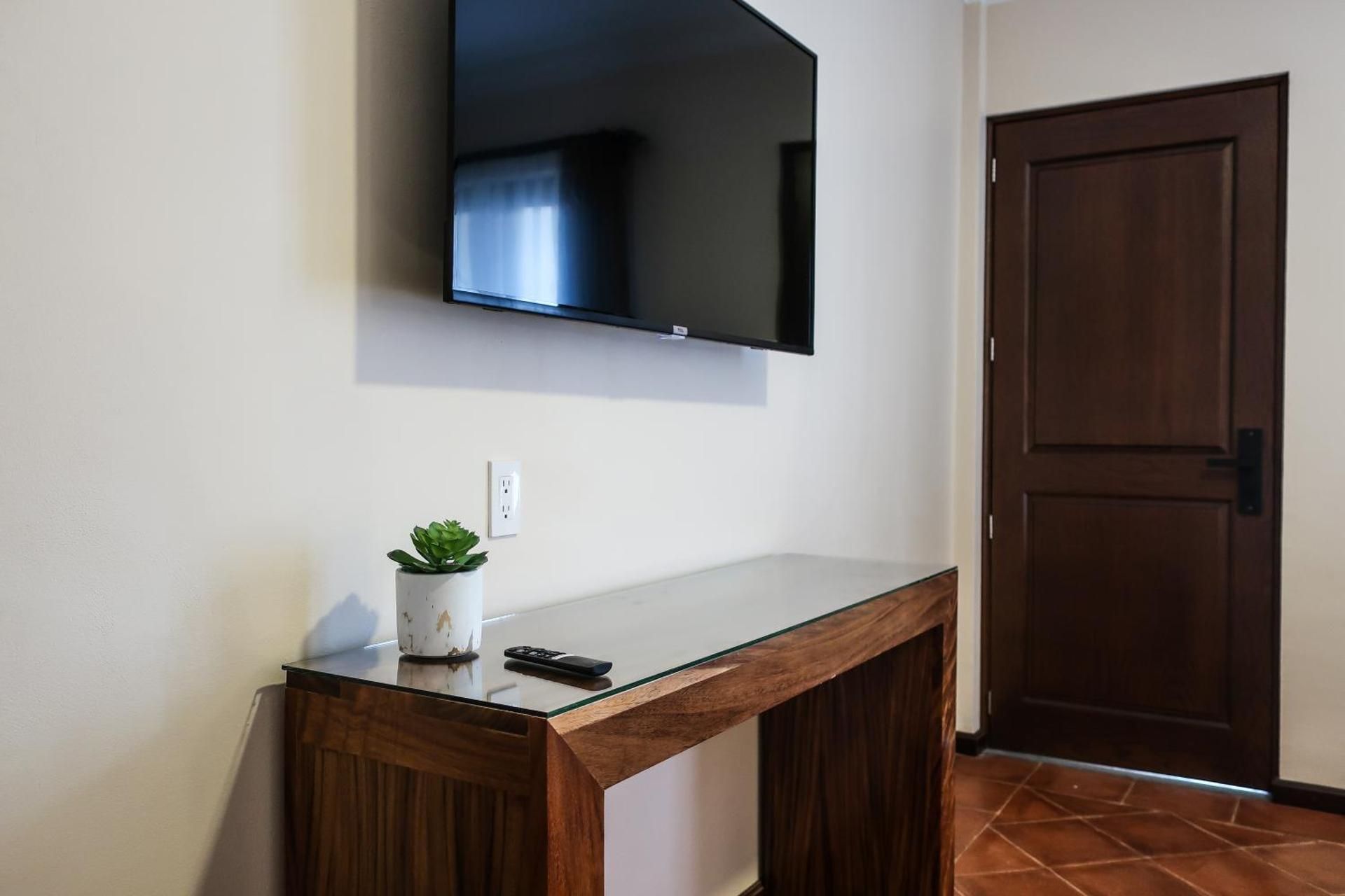 Queen Room - Disability Access