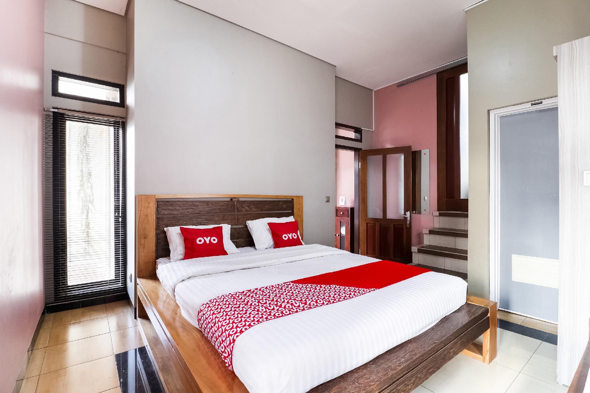 Suite Family Room