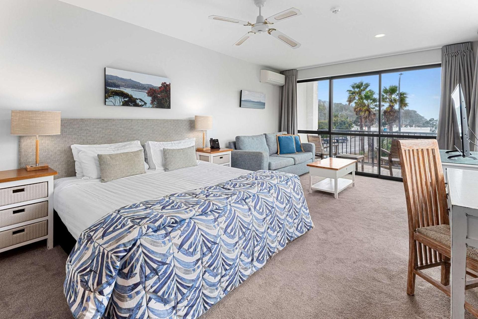 Quality Hotel Oceans Tutukaka Deluxe King Room with Balcony - Non Smoking