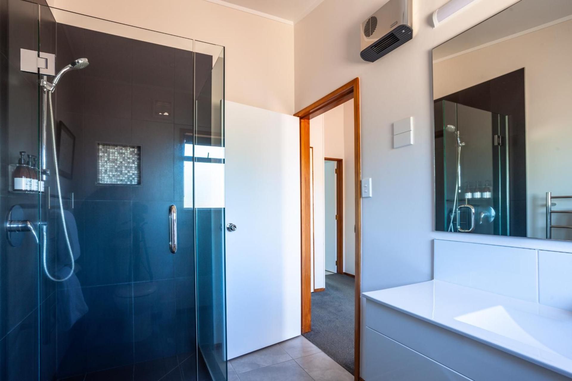 3-Bedroom Supreme Ocean View Apartment