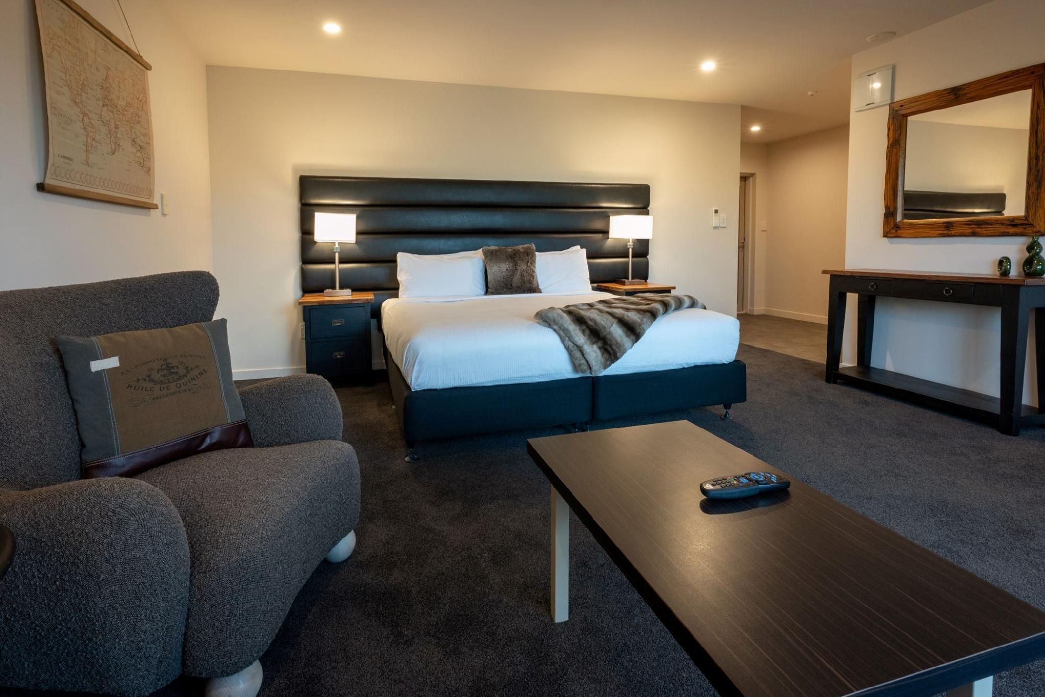 Deluxe Spa Room