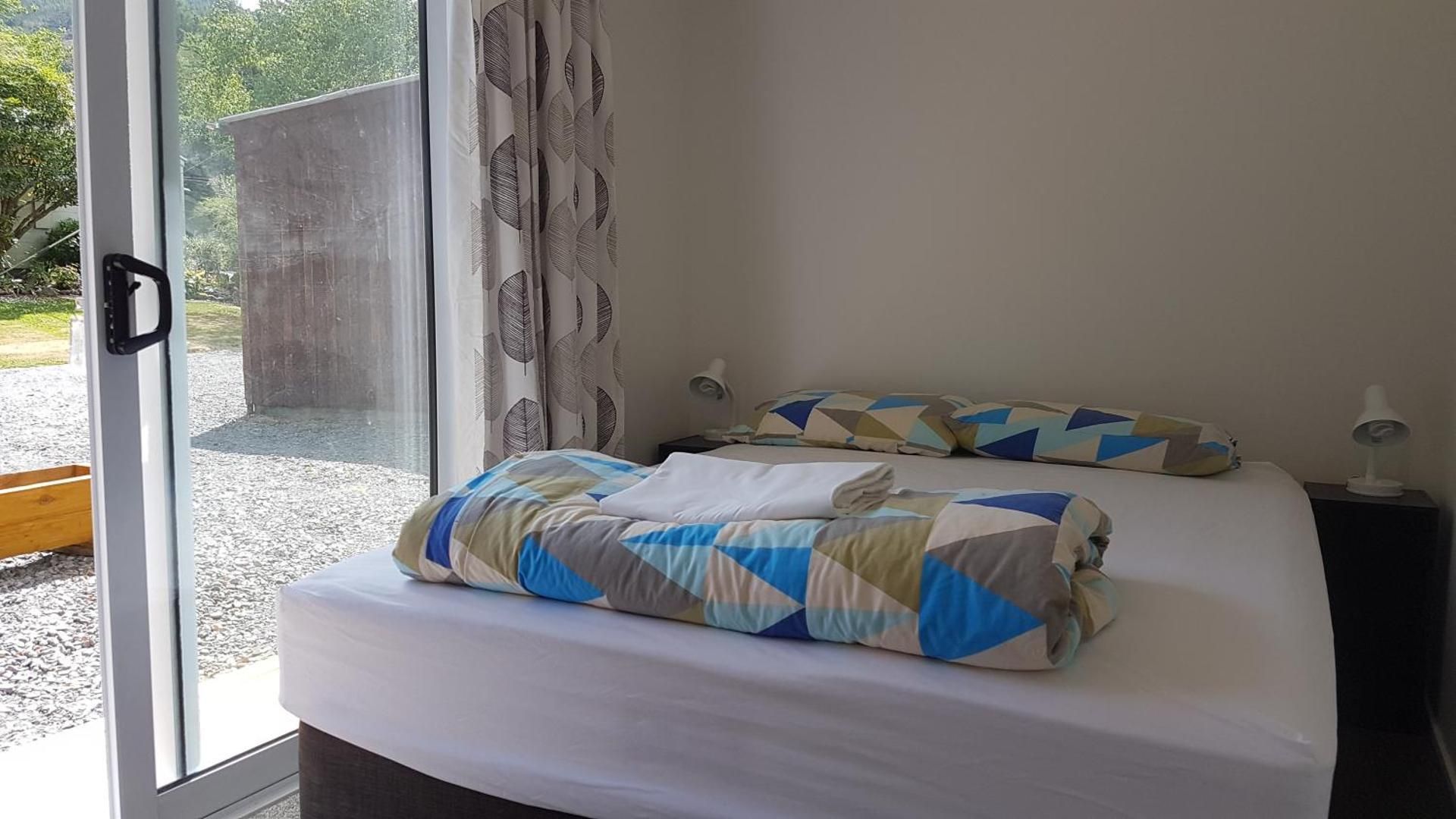 Standard Studio Cabin with Shared Bathroom and Kitchen