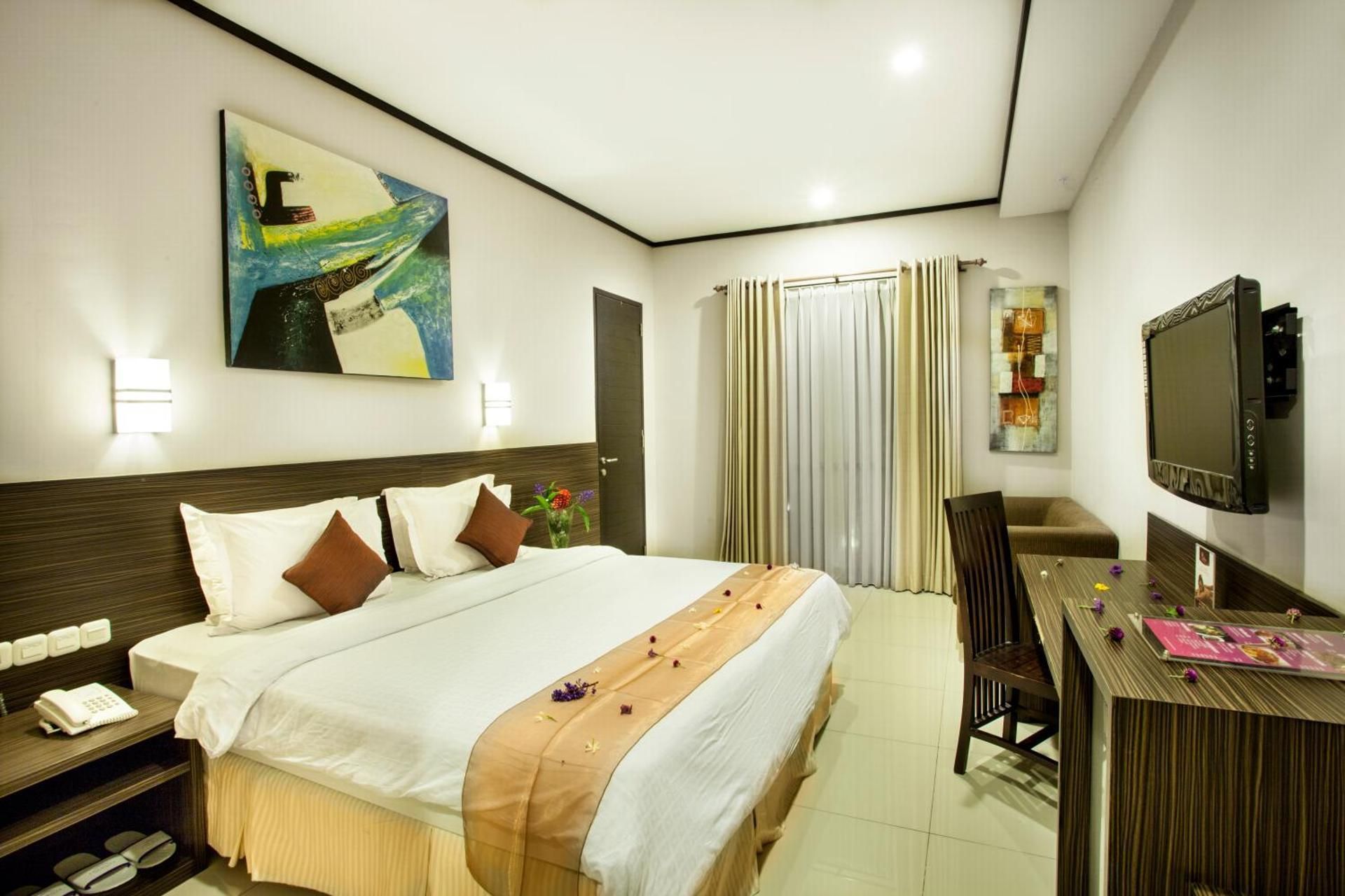 Deluxe King Bed