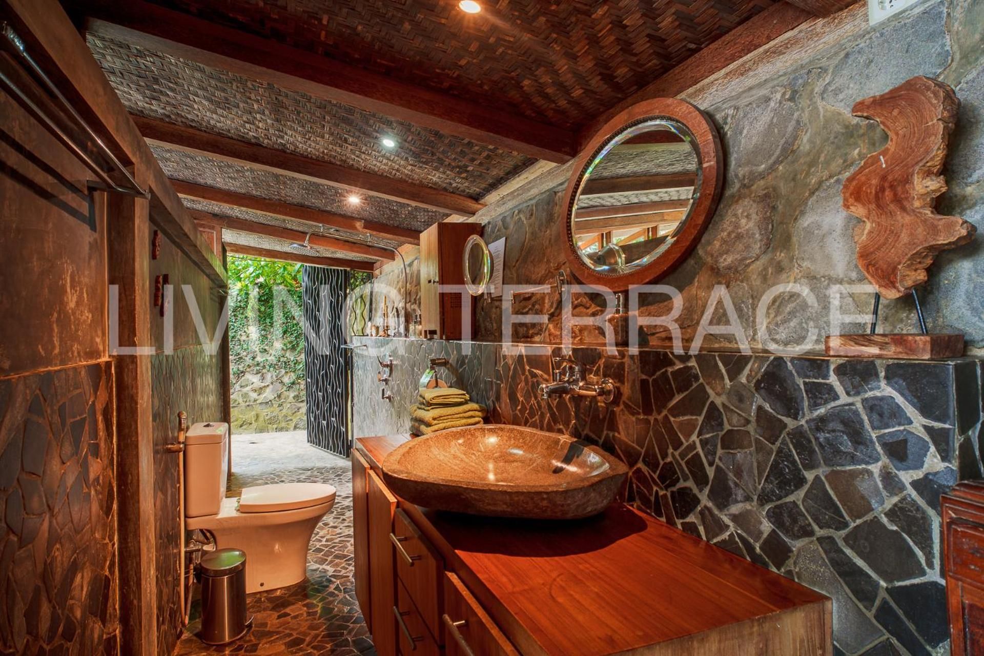 King Room with Balcony