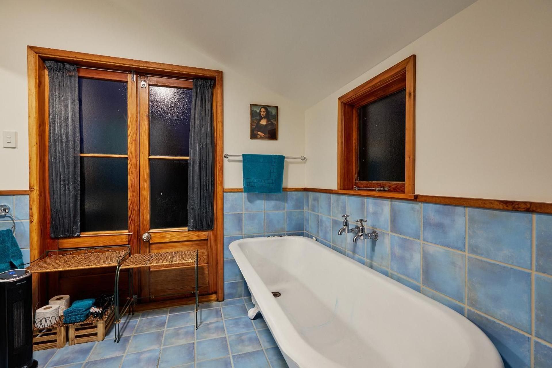Three-Bedroom Cottage with Sea View