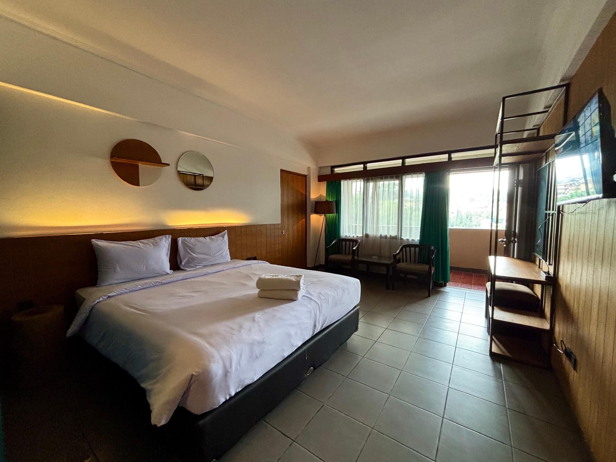 Premium Deluxe Suite