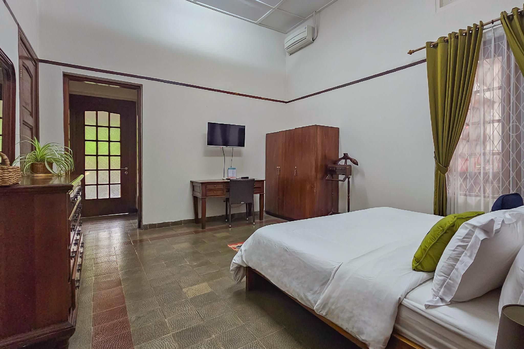 Urbanview Rumah Ebo Dago Bandung Suite Room 2