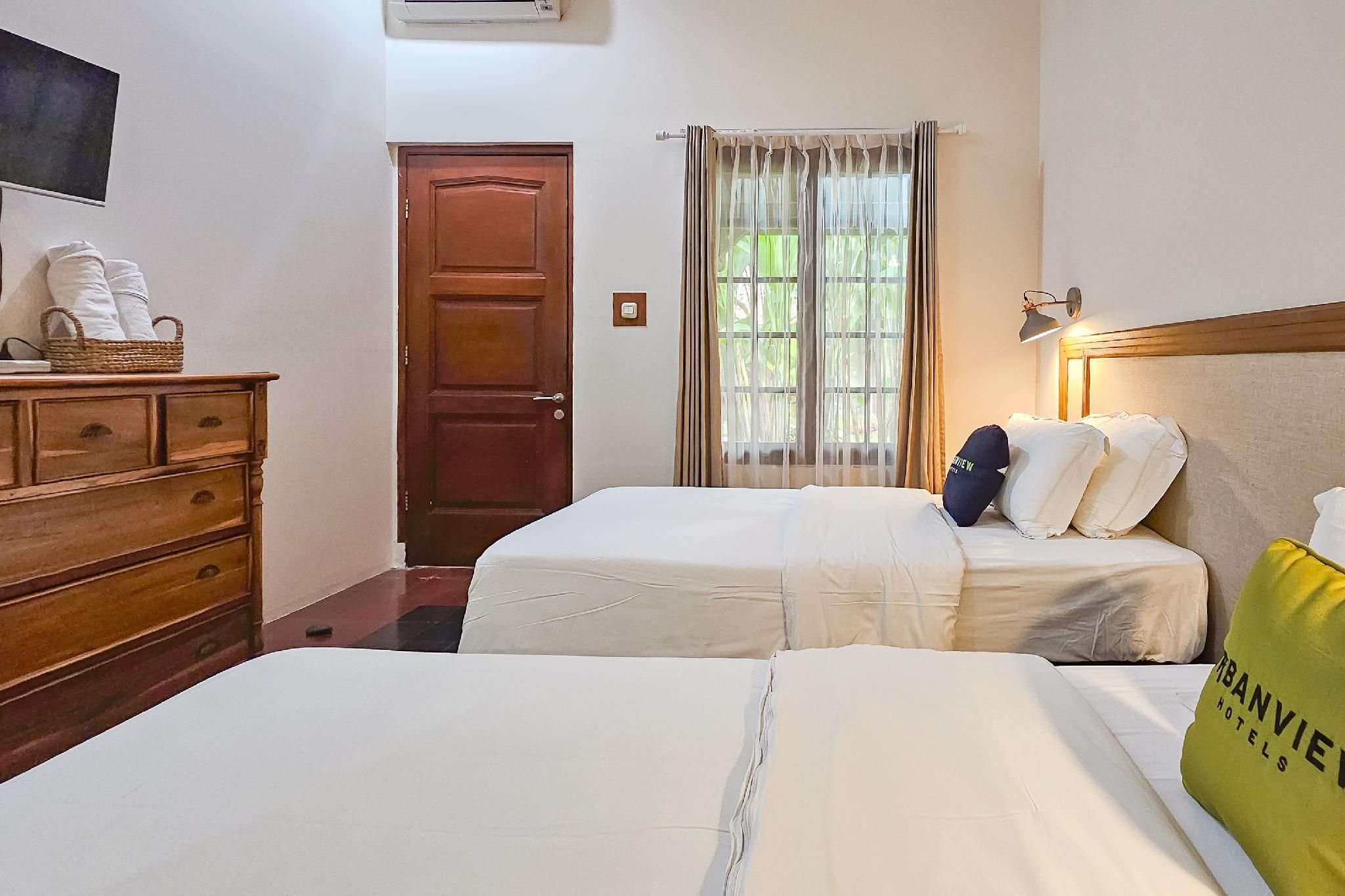 Urbanview Rumah Ebo Dago Bandung Deluxe Twin Room 2