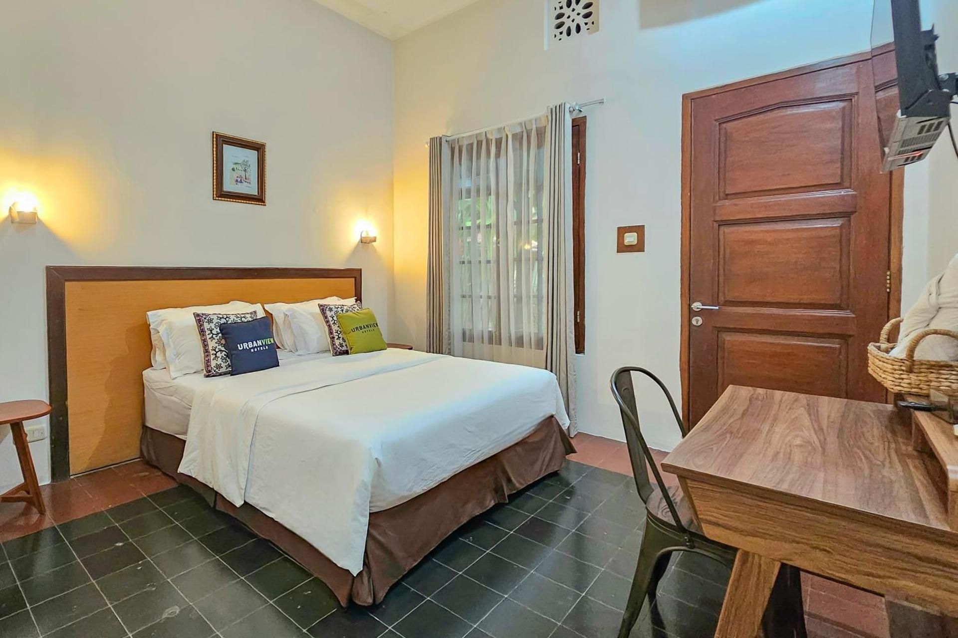 Urbanview Rumah Ebo Dago Bandung Deluxe Room 2