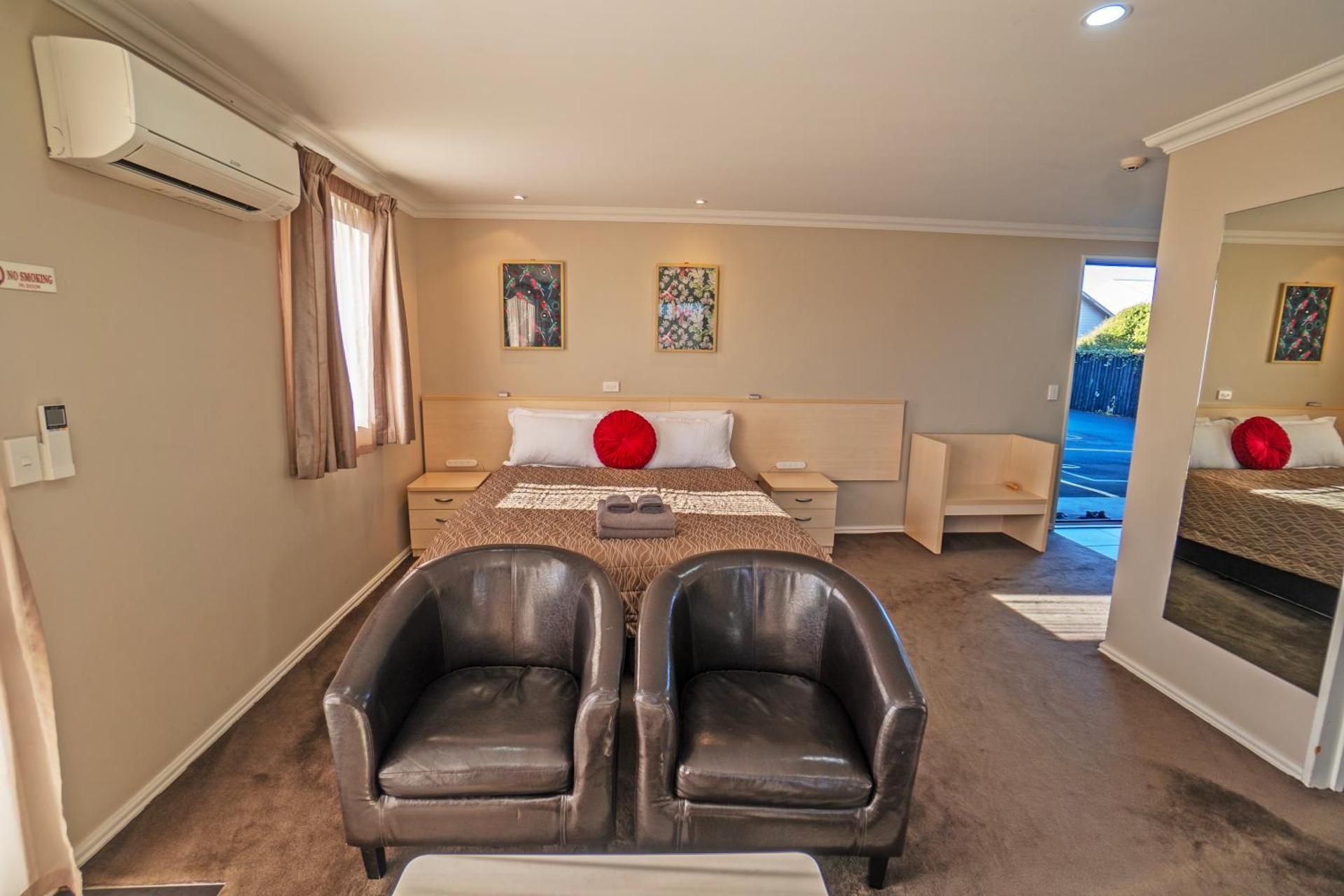 One-Bedroom Suite with Spa Bath