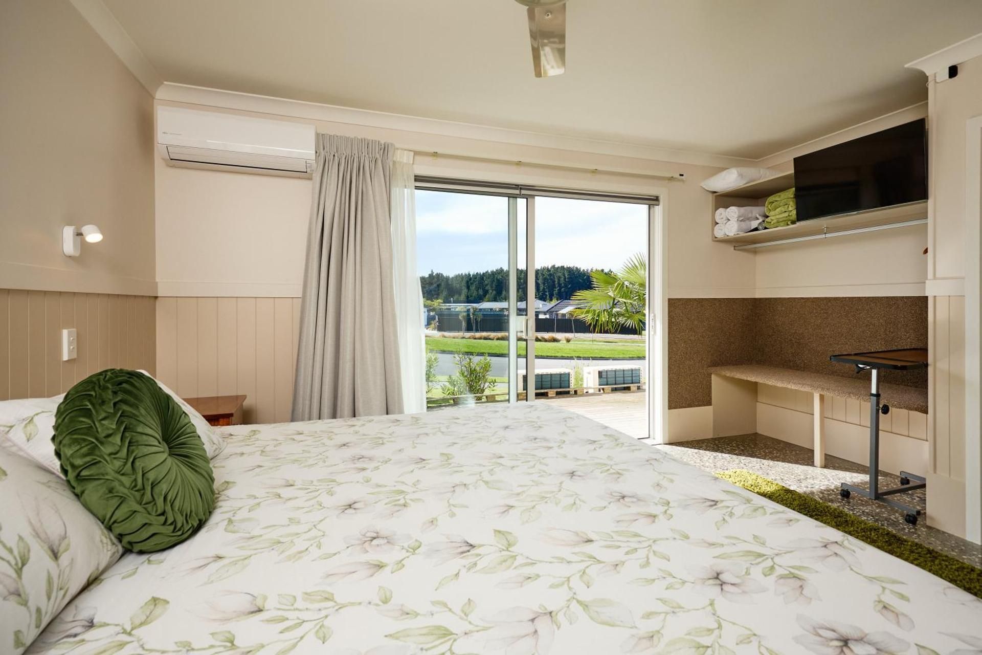 King Room with Garden View