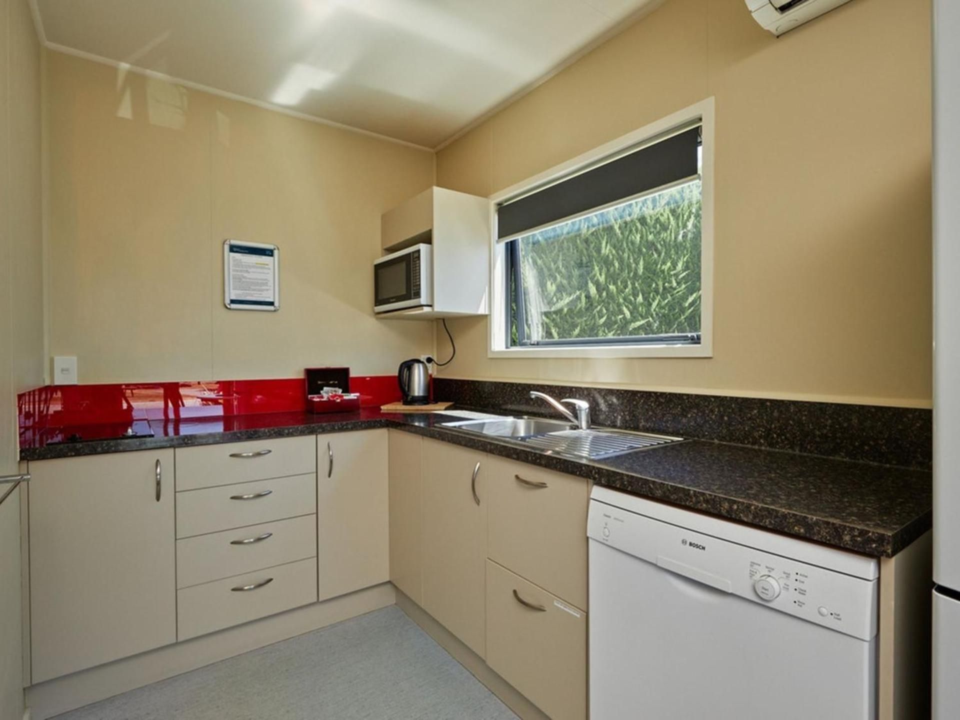Superior 2 Bedroom Unit - Sleeps 6