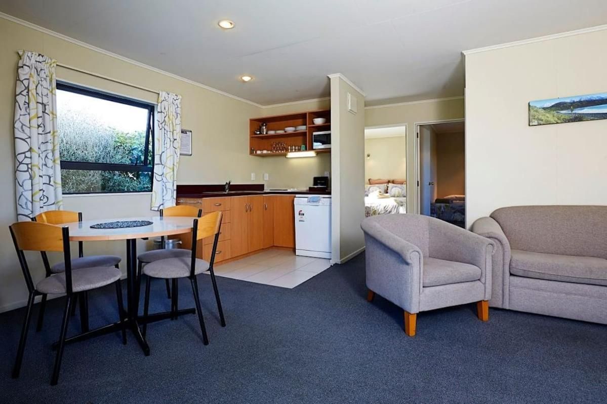 Superior 2 Bedroom Unit - Sleeps 4