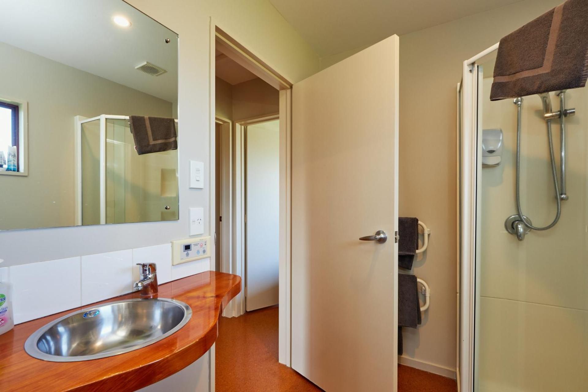 Brook House Bed & Breakfast and Cottages 2 Bedroom Cottage