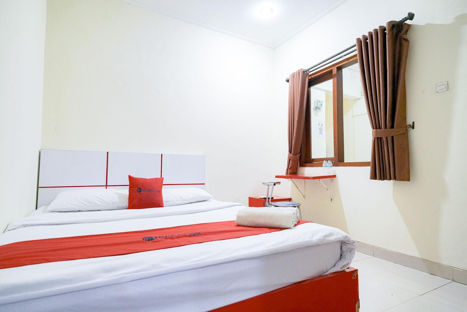 RedDoorz Room
