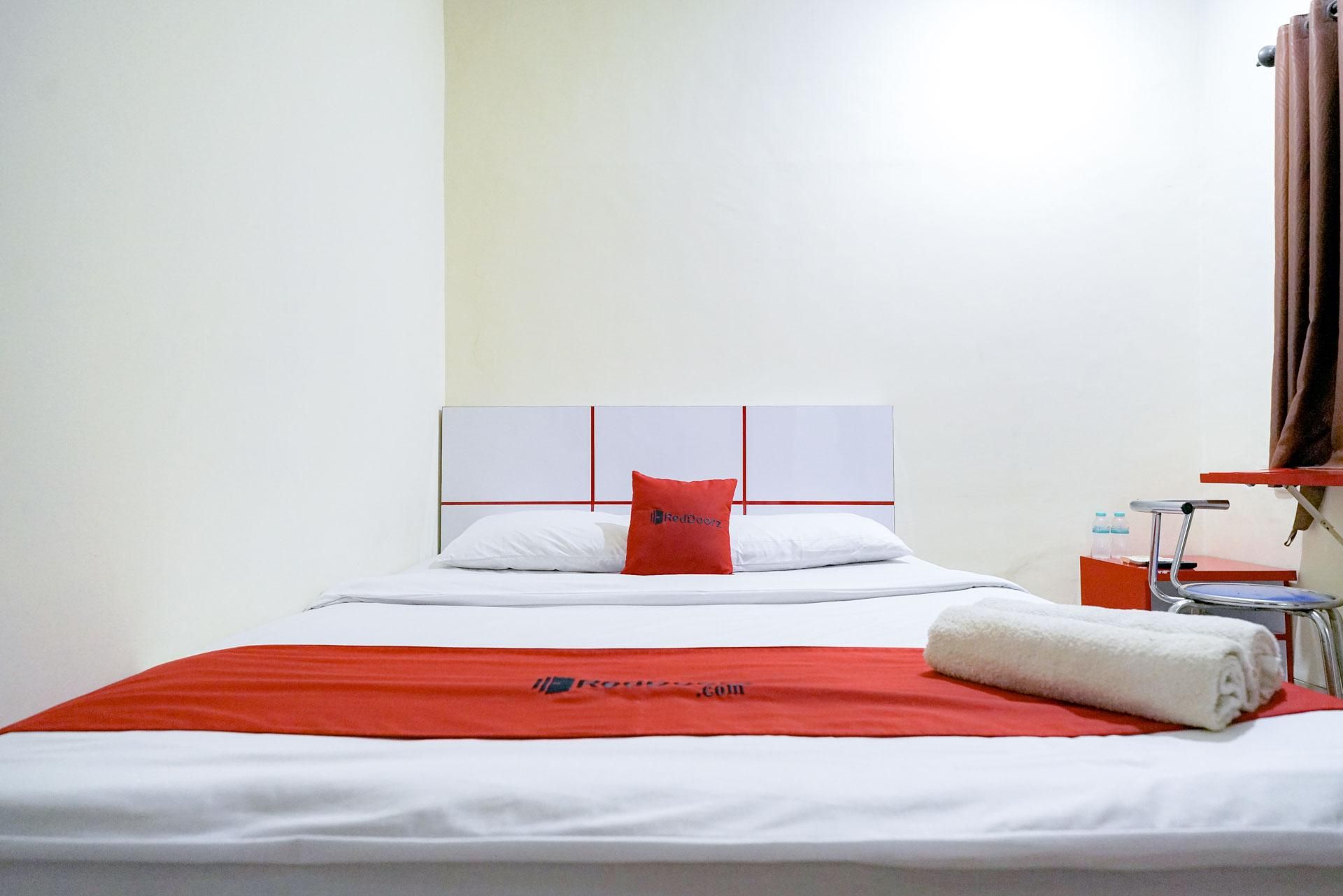 RedDoorz Room