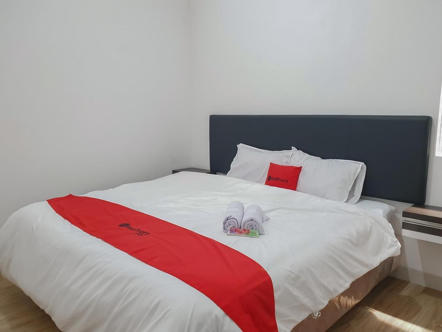 RedDoorz Room
