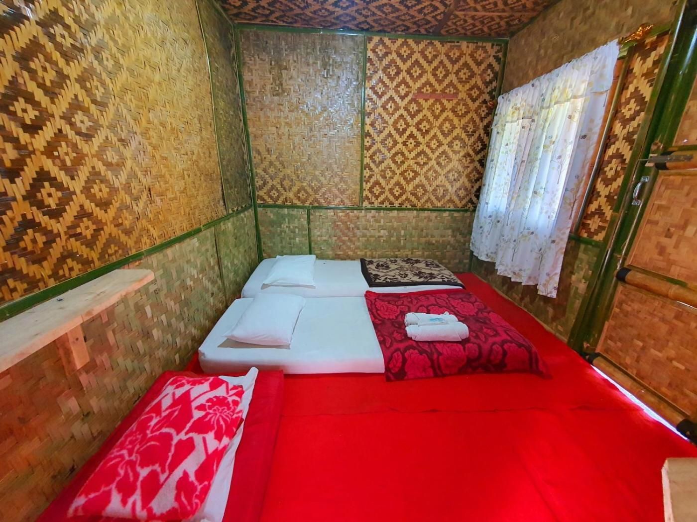 Glamping Room with Kitchenette and Private Bathroom