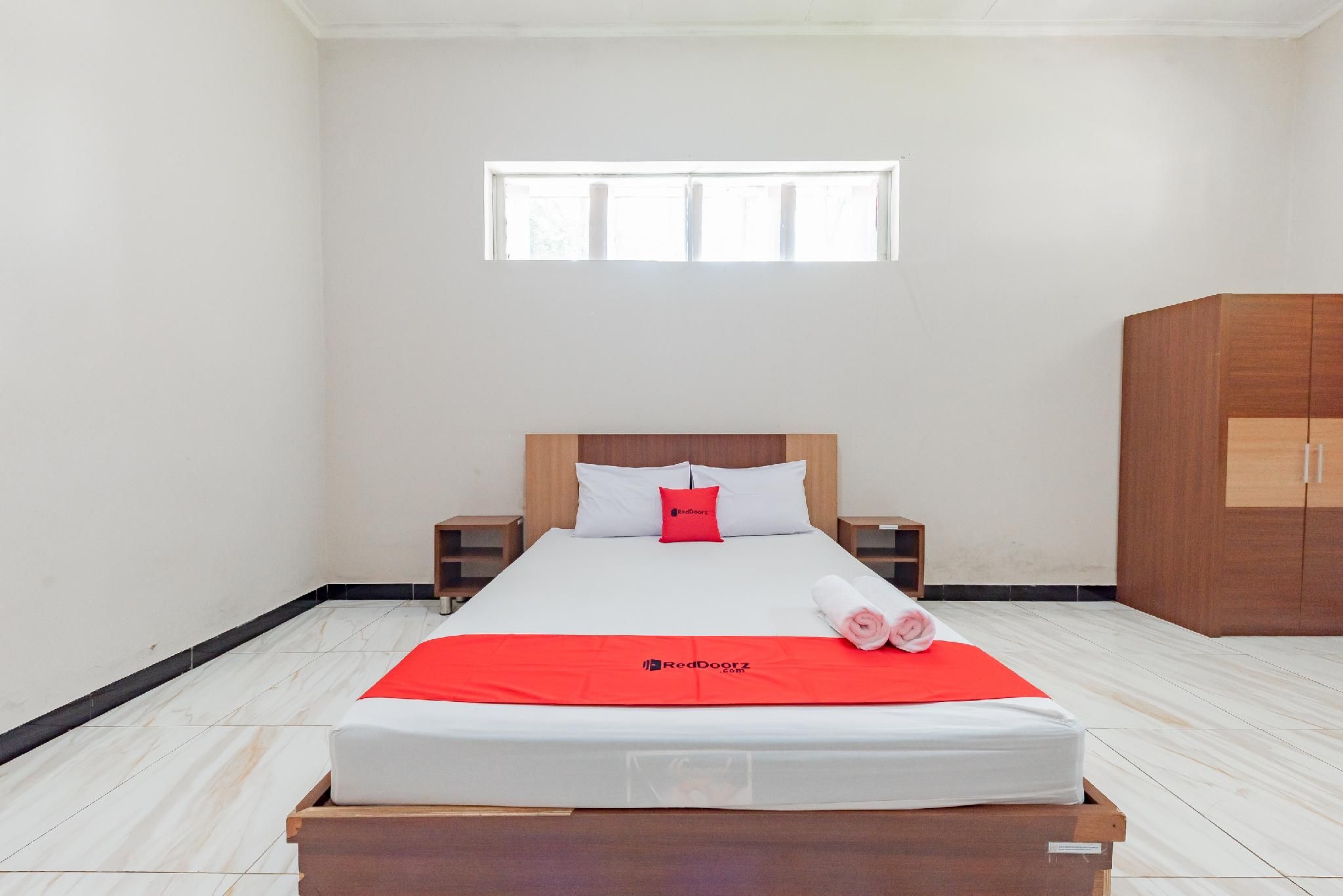 RedDoorz Room