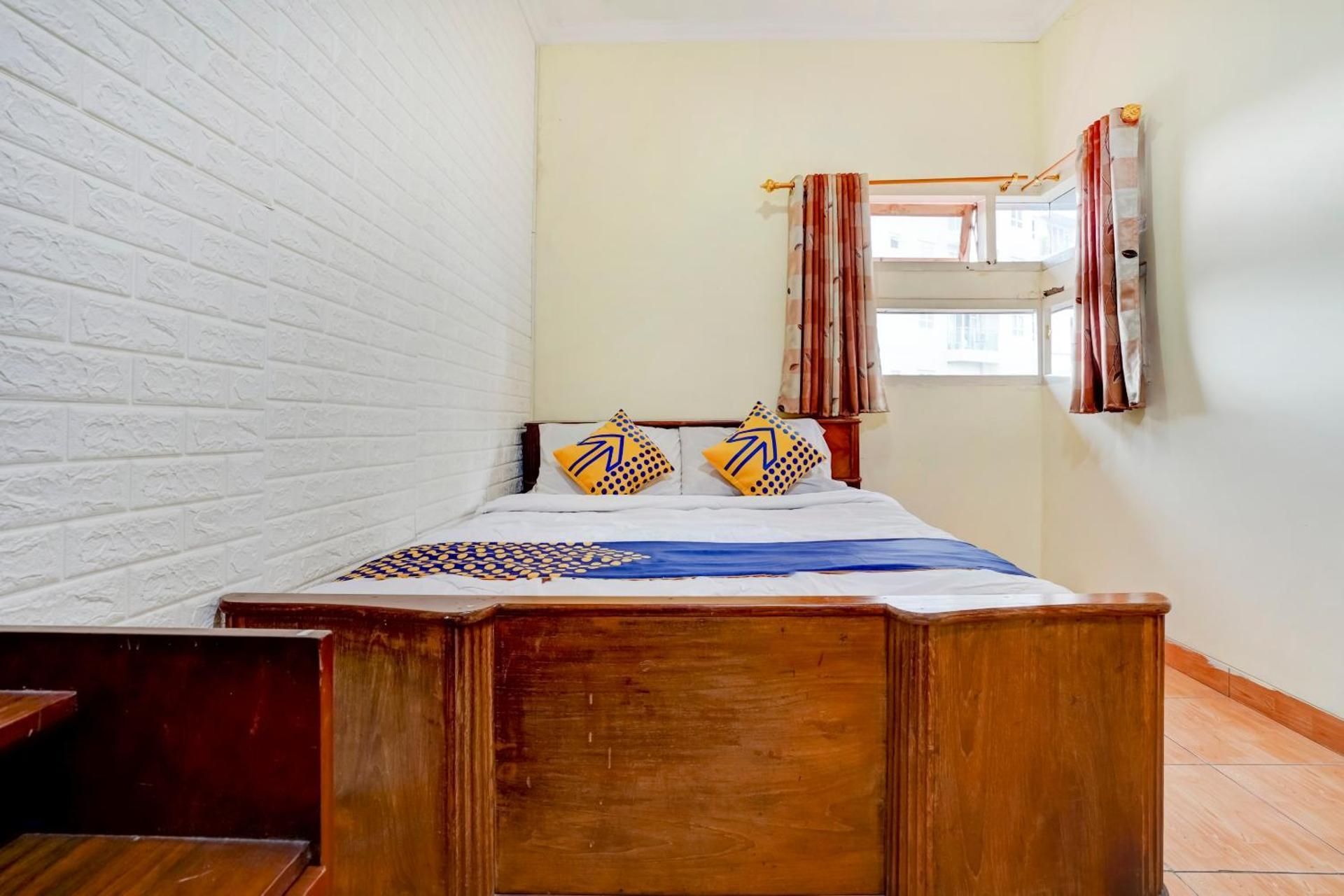 Double - Shared Bathroom