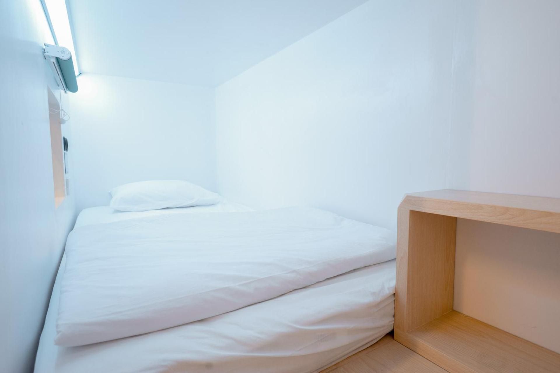 Earth Single Room