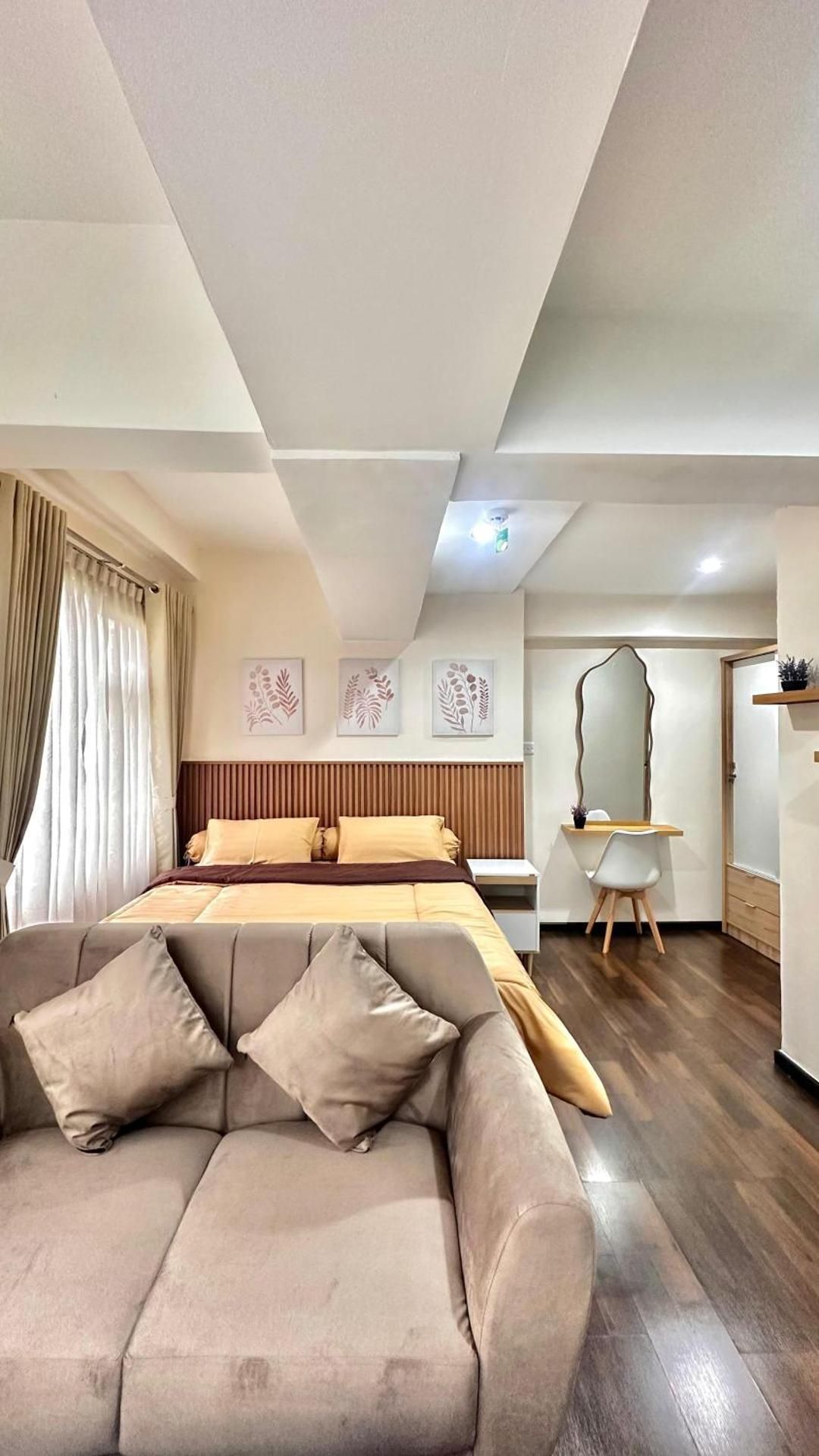 Studio with Balcony