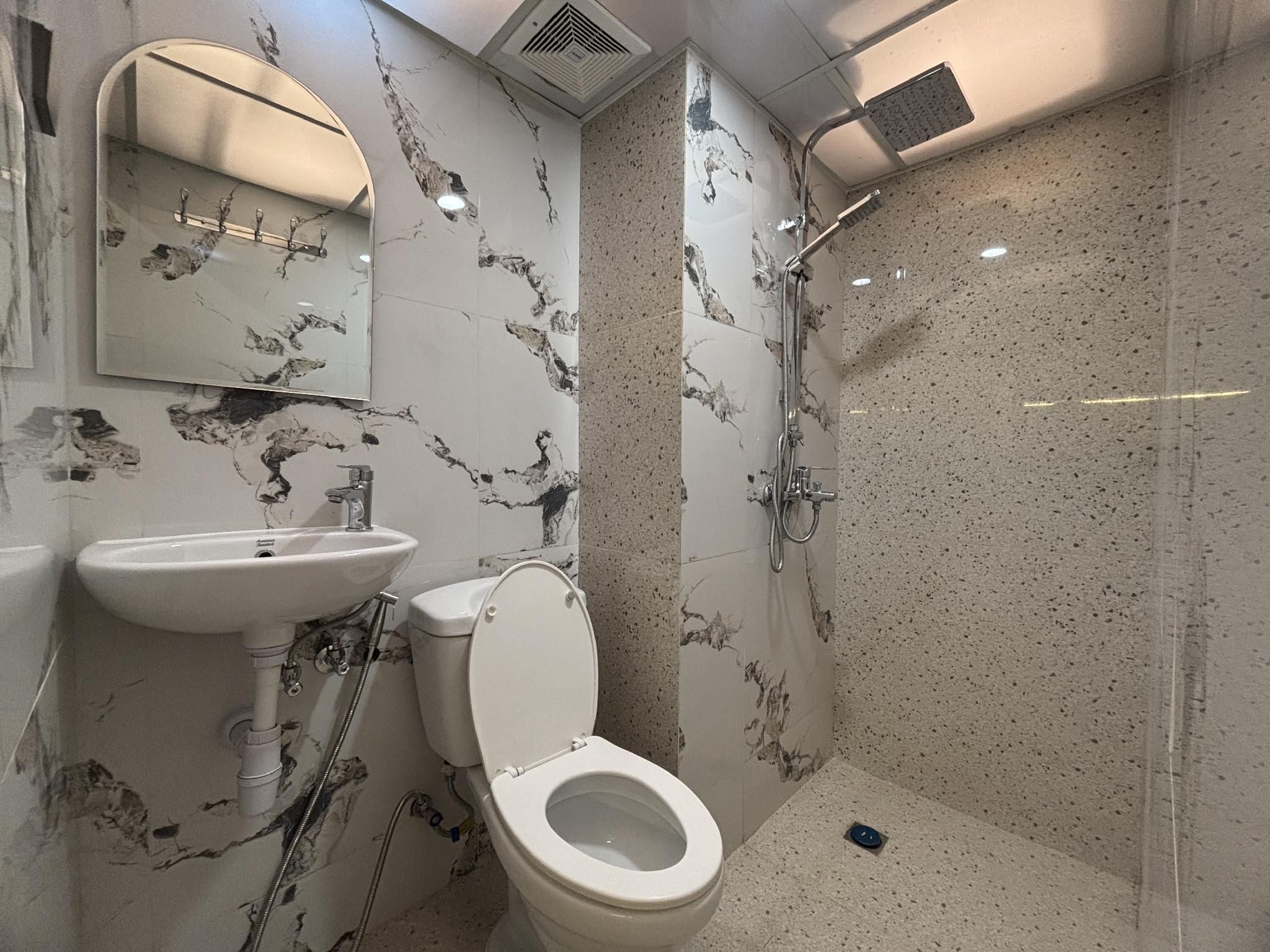 2 Bedroom Deluxe Apartment - 1 Queen, 2 Singles