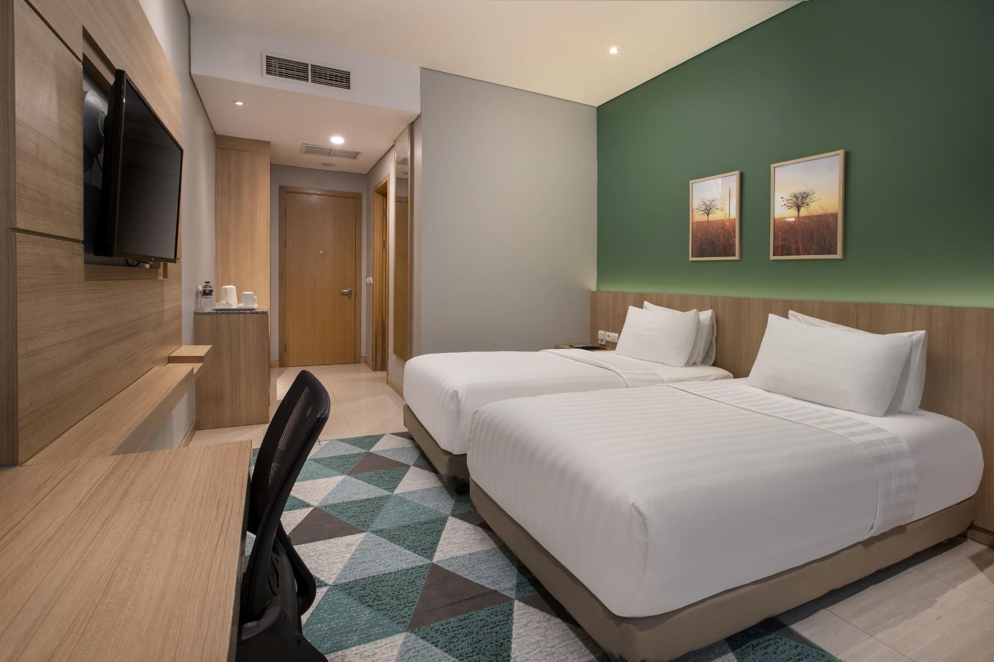 Superior Hollywood Twin Room