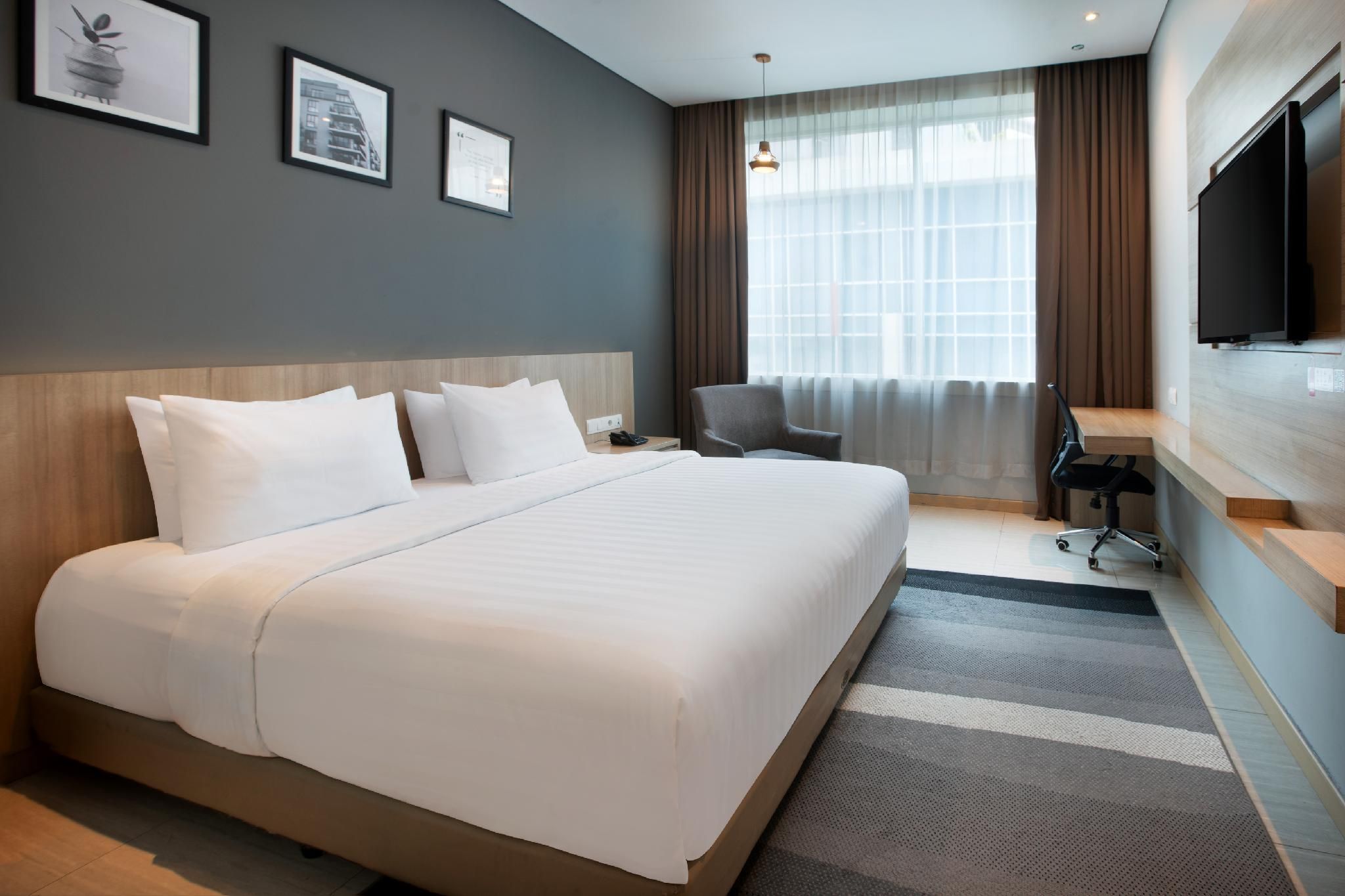 Deluxe Queen Room