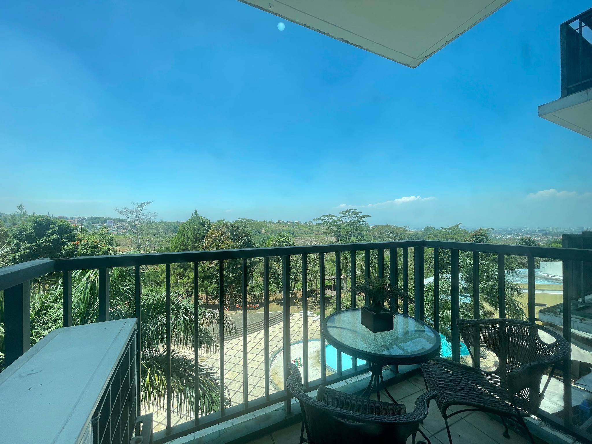 High Livin Apartment Dago 2-Bedroom Apartment