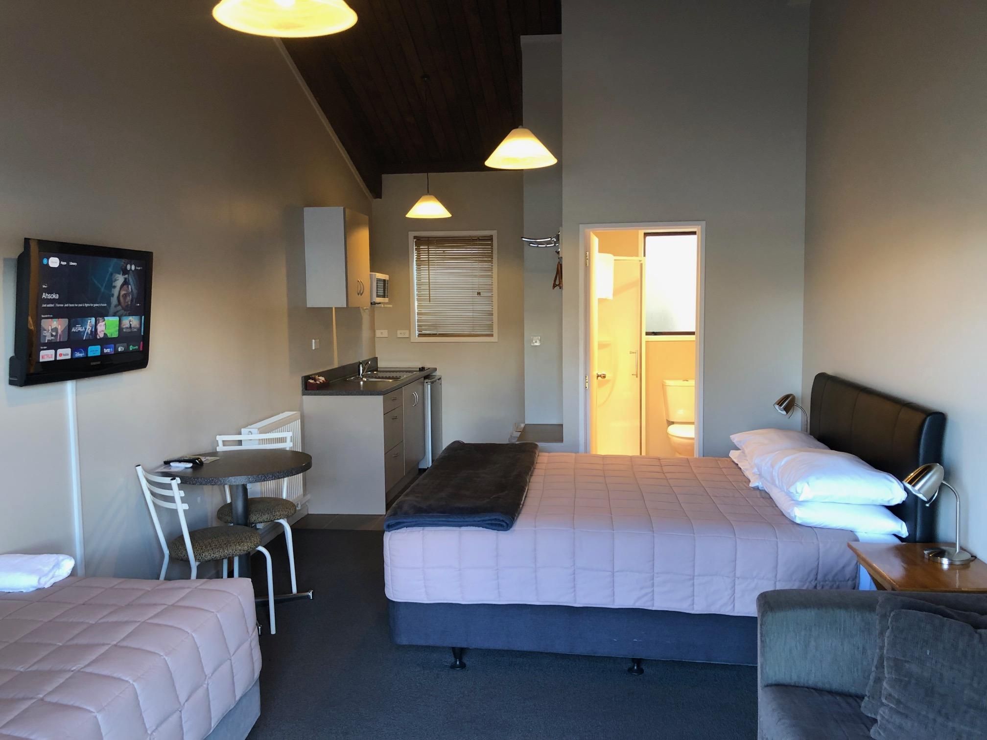 Studio Unit (Studio)