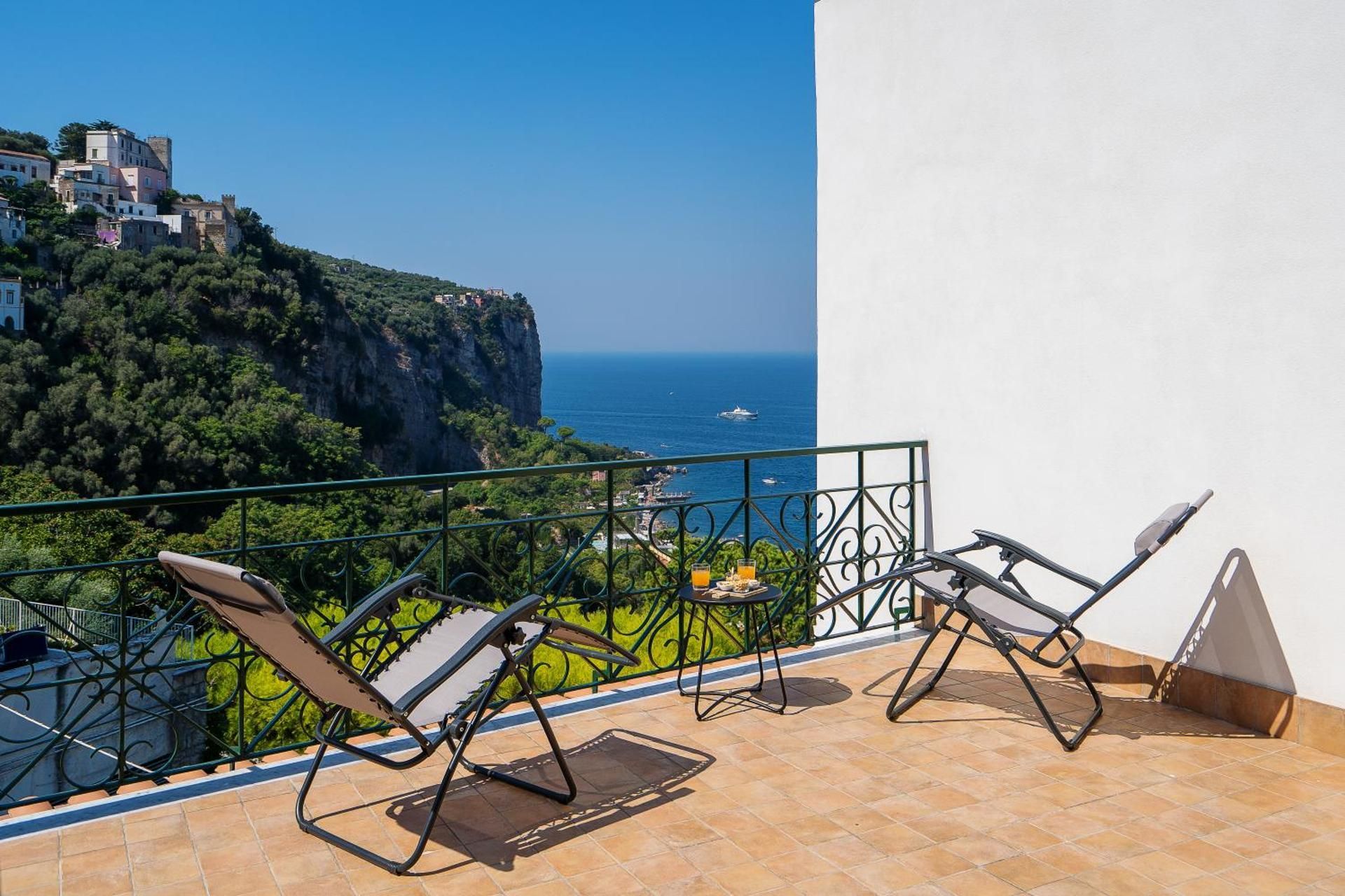 Double Room with Balcony and Sea View