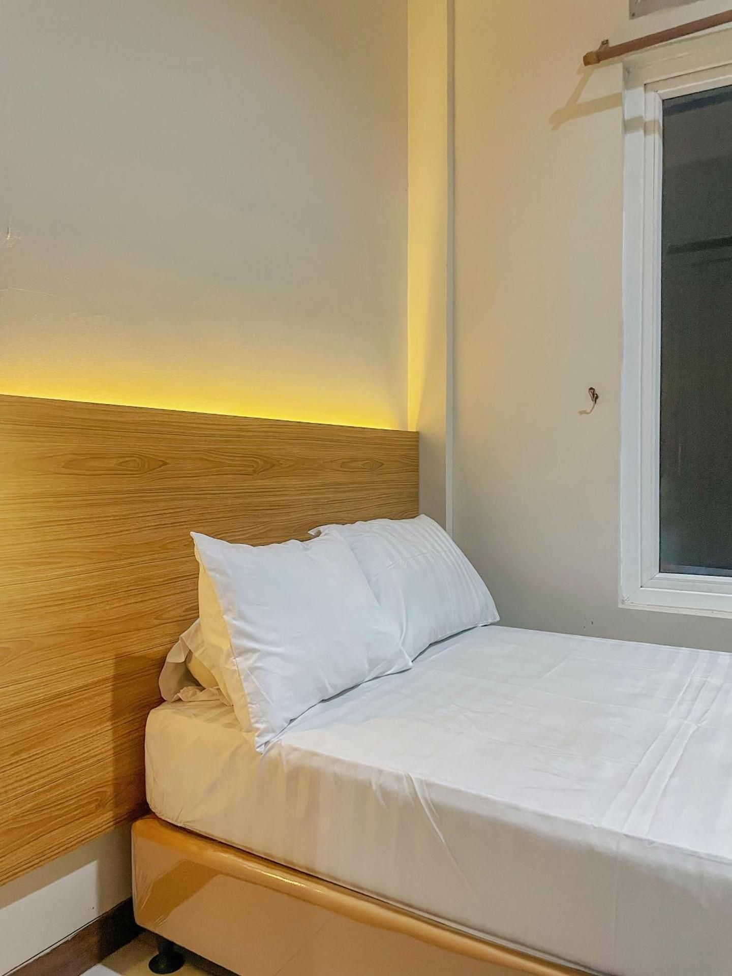 Twin Room with Shared Bathroom