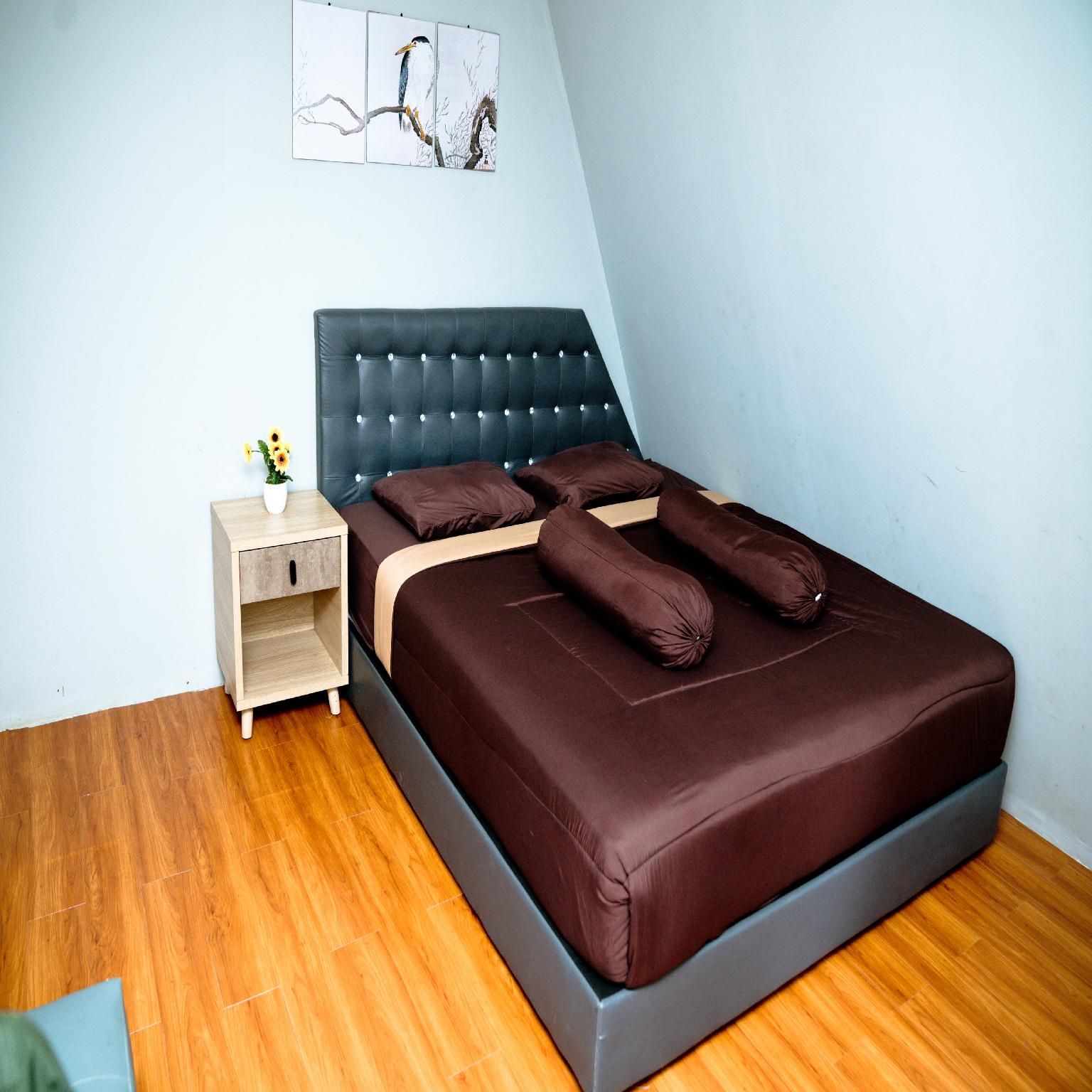 Grand Deluxe Family Room