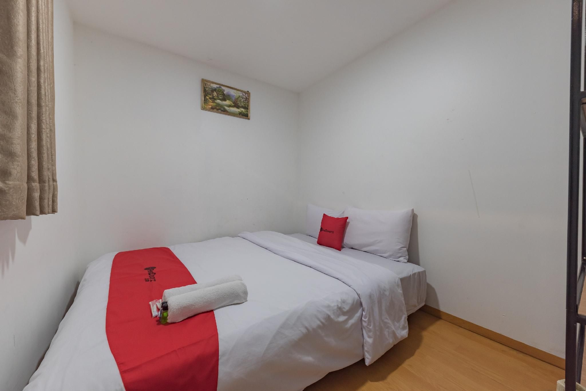 RedDoorz Room