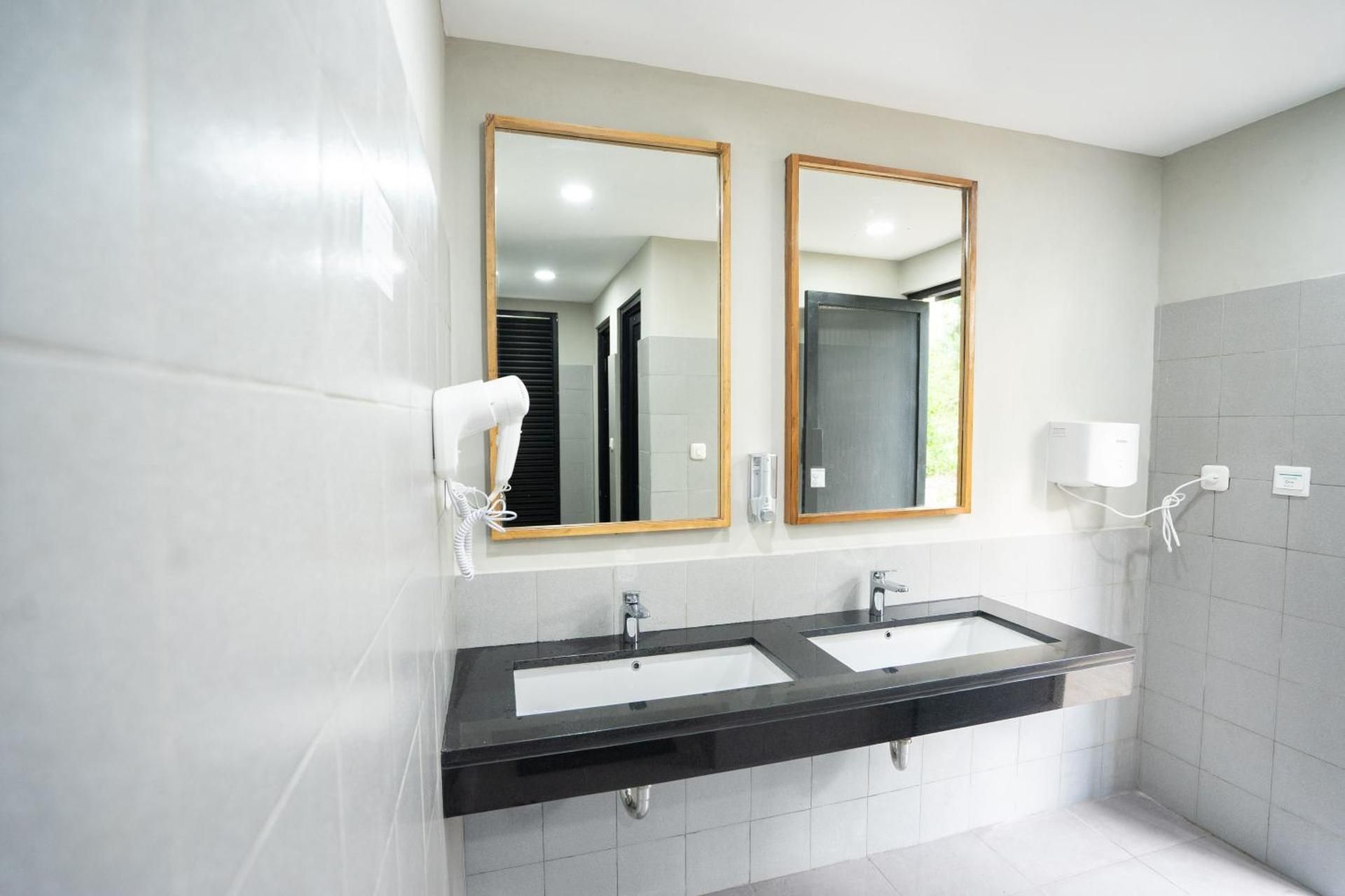 Standard Shared Bathroom