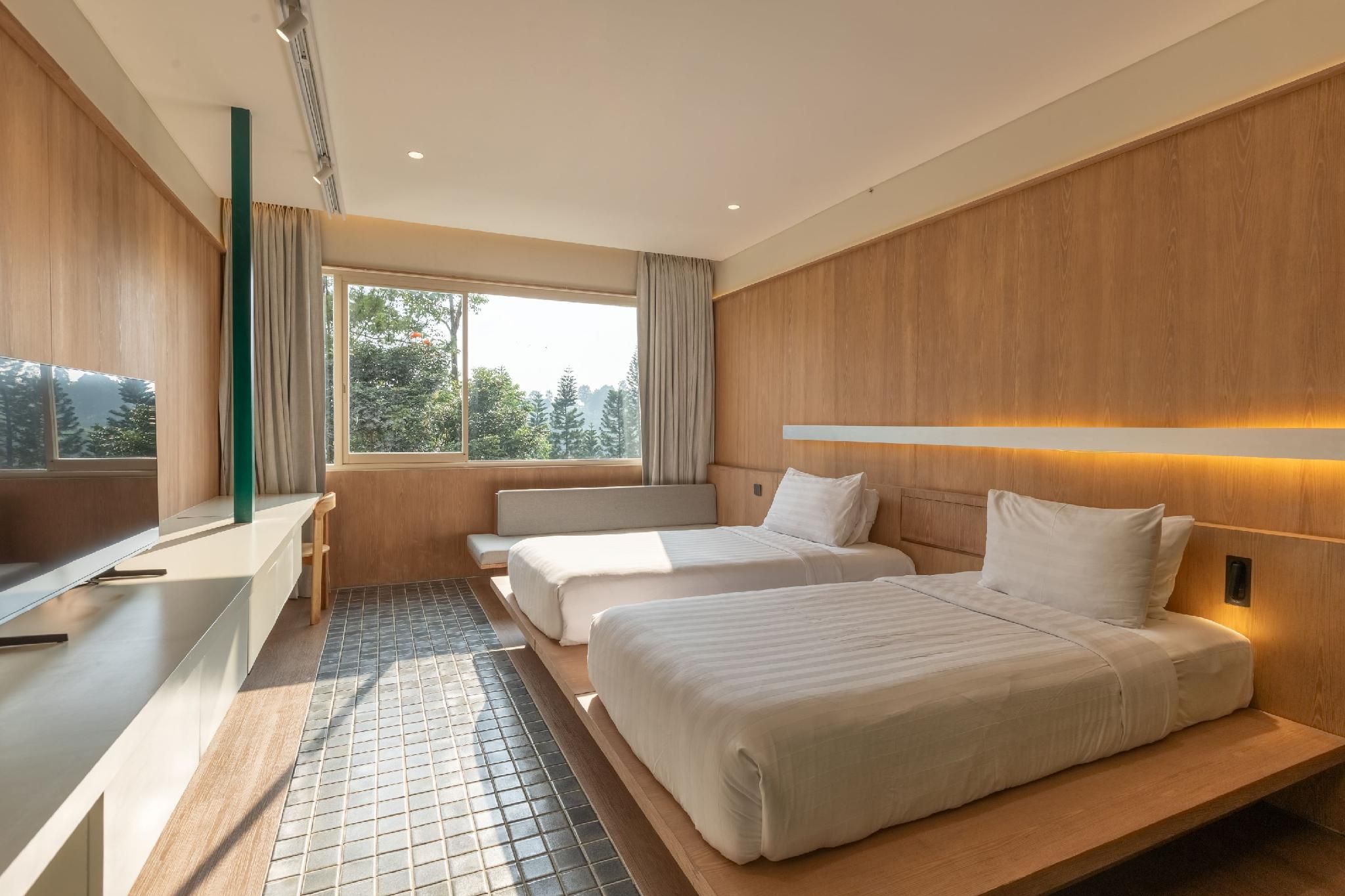 Medium Room