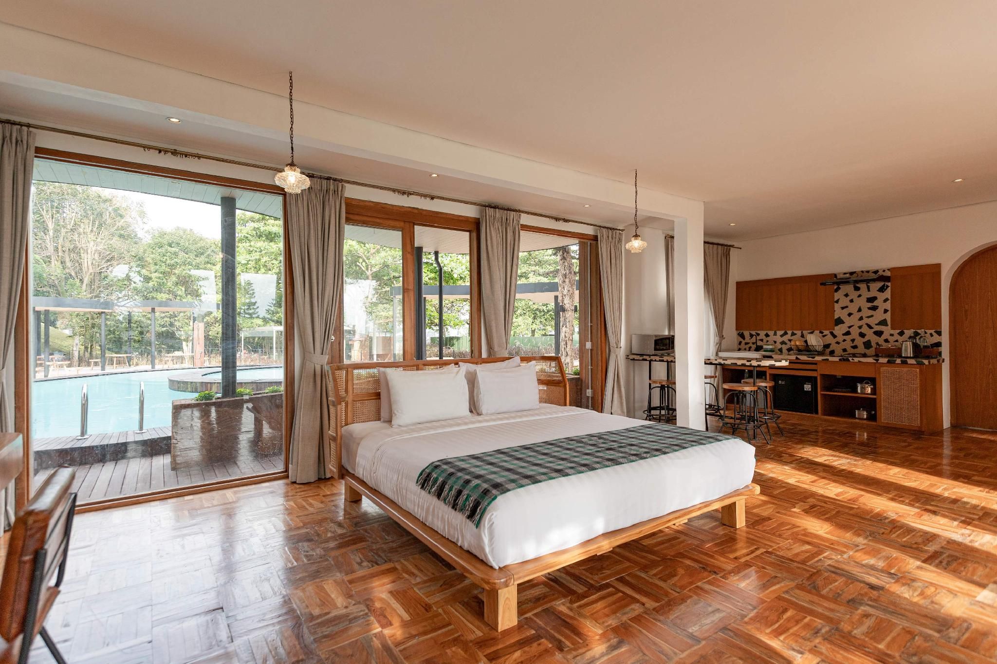 Extra Large Room
