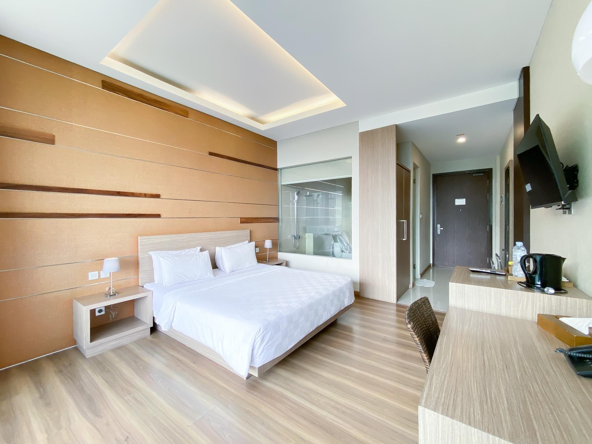 Honeymoon Suite
