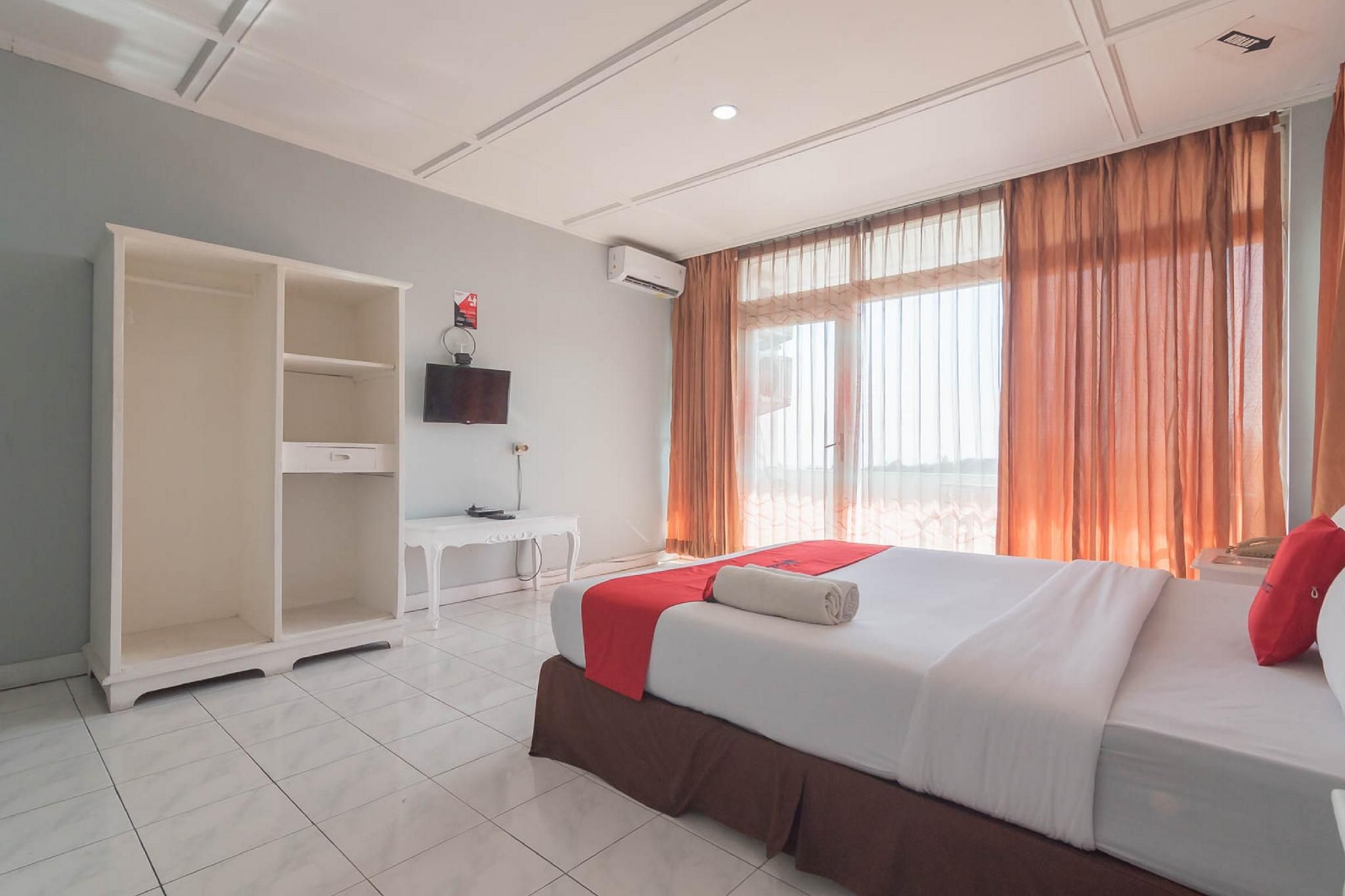 RedDoorz Room