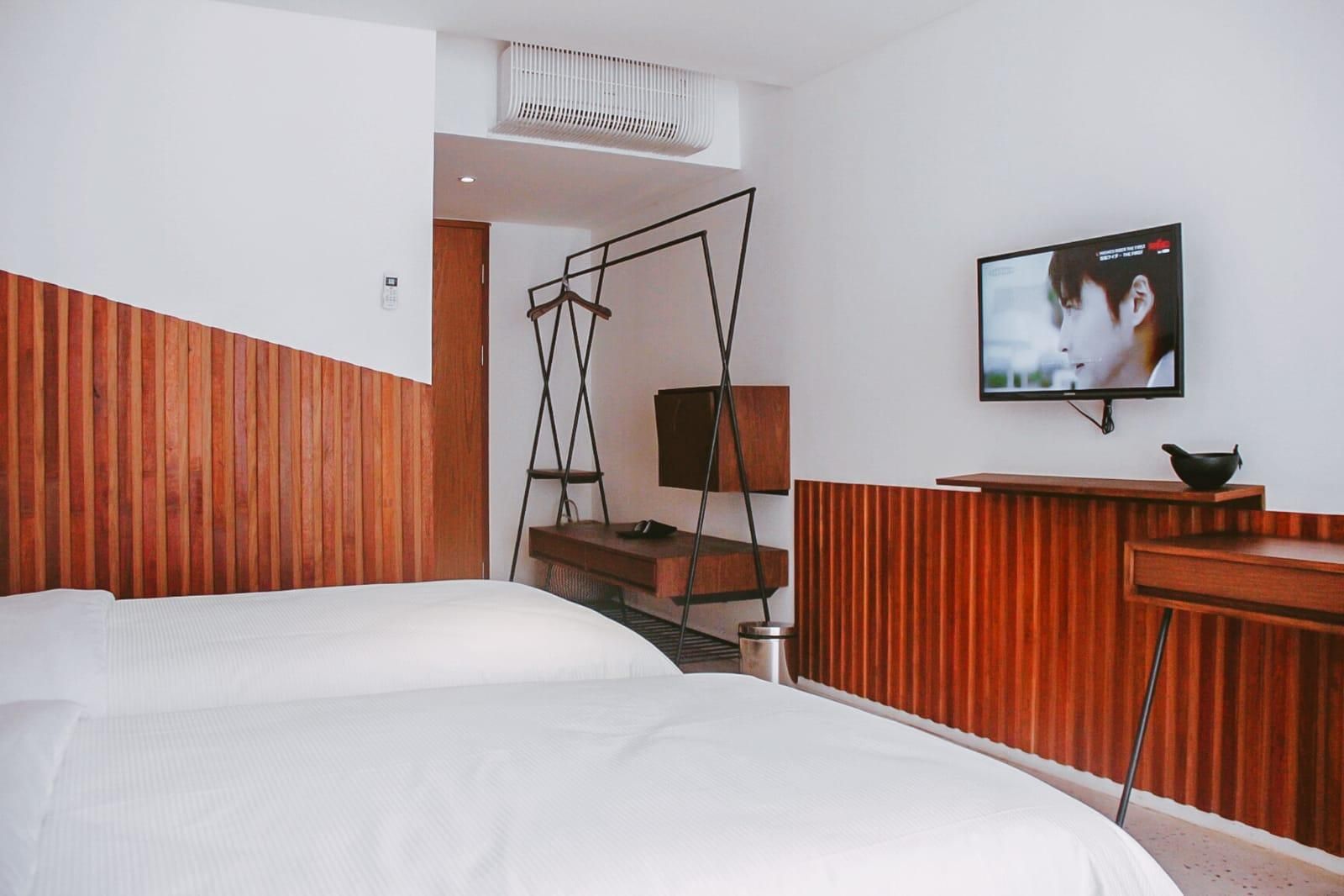 Medium Room