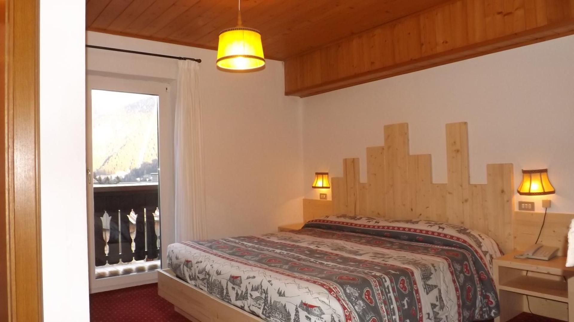 Family Room with Mountain View