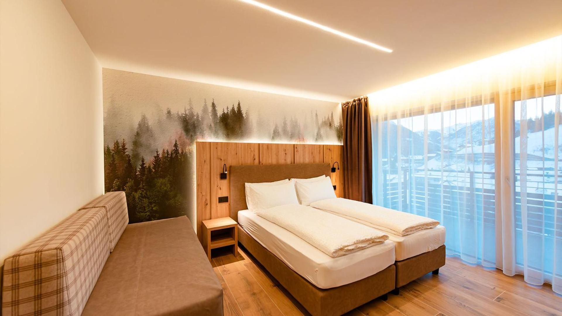 Deluxe Double or Twin Room with Mountain View