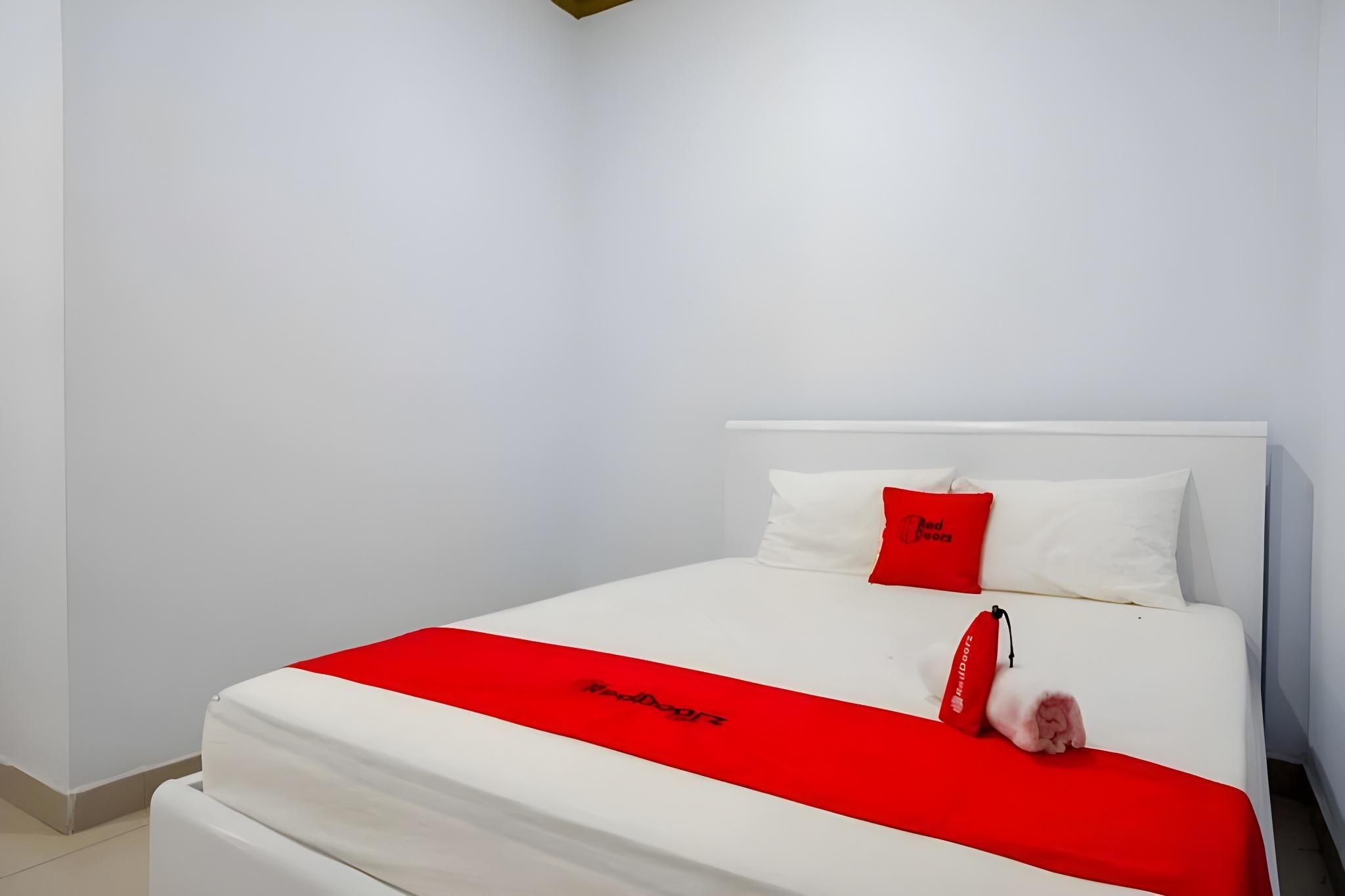 RedDoorz Room