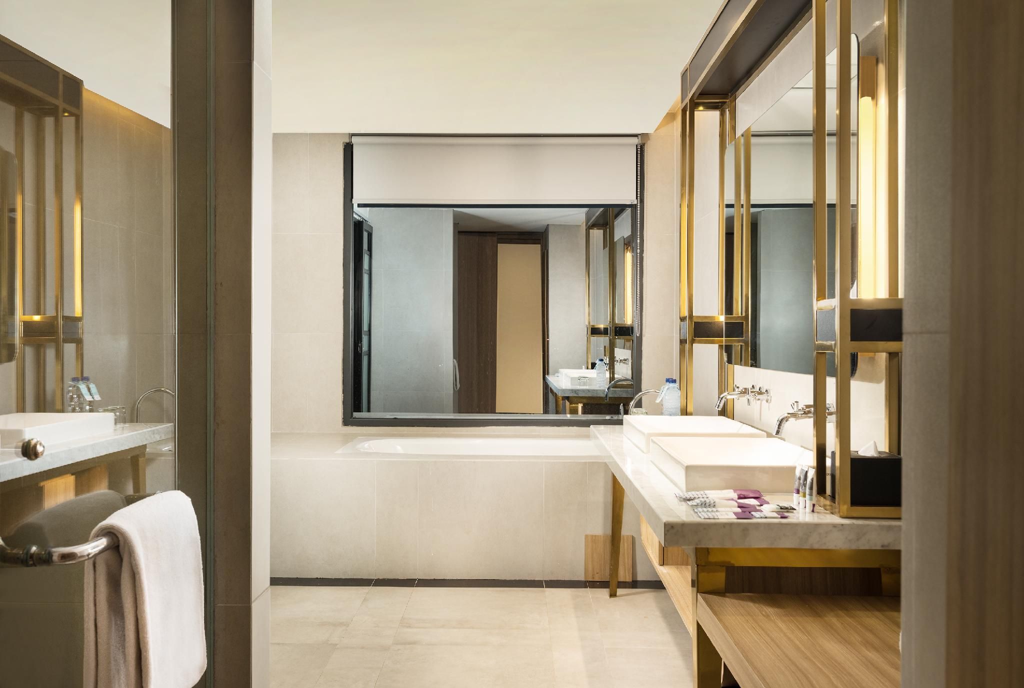 Queen Executive Suite