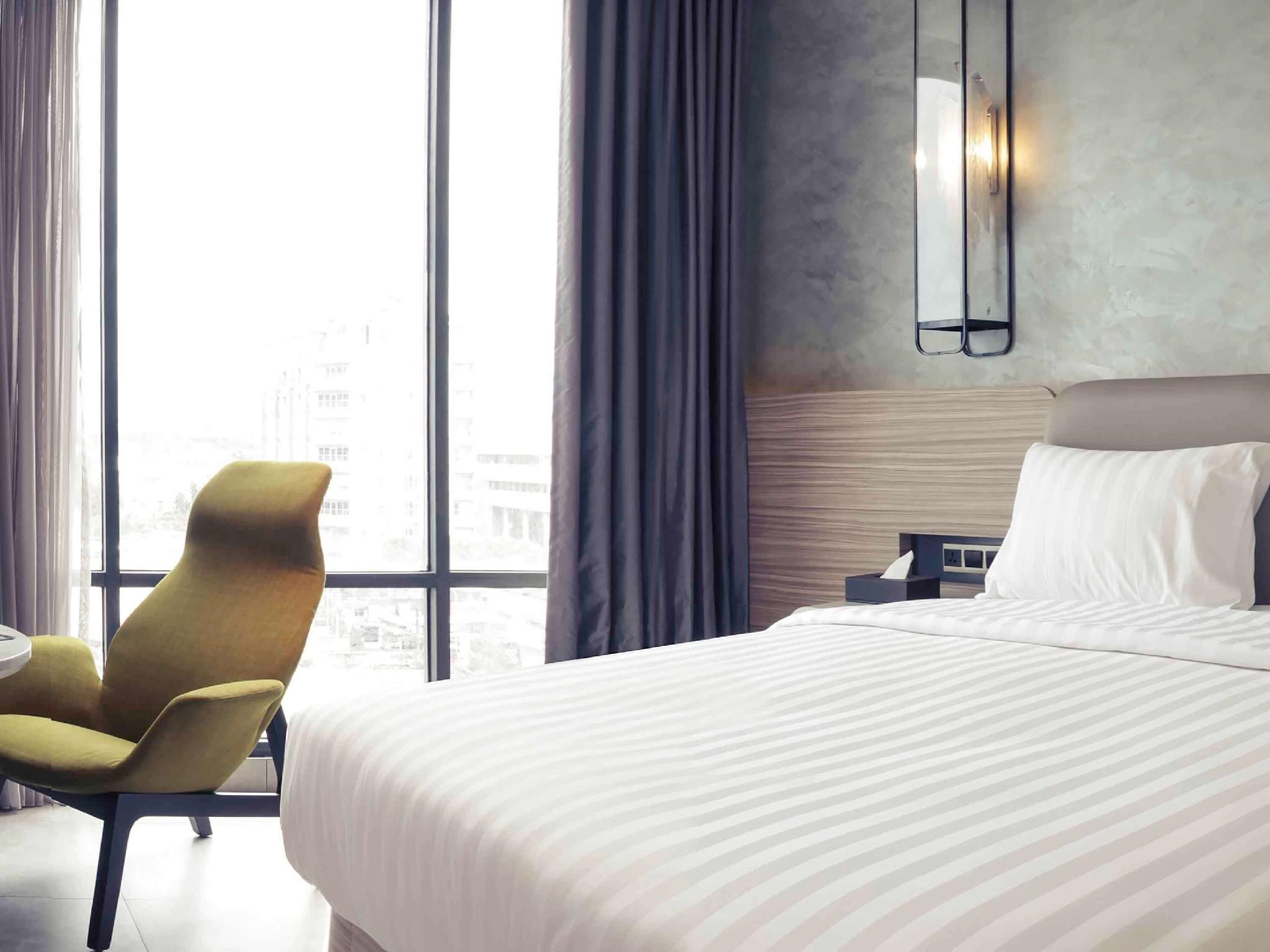 Classic Room with 1 Queen Bed