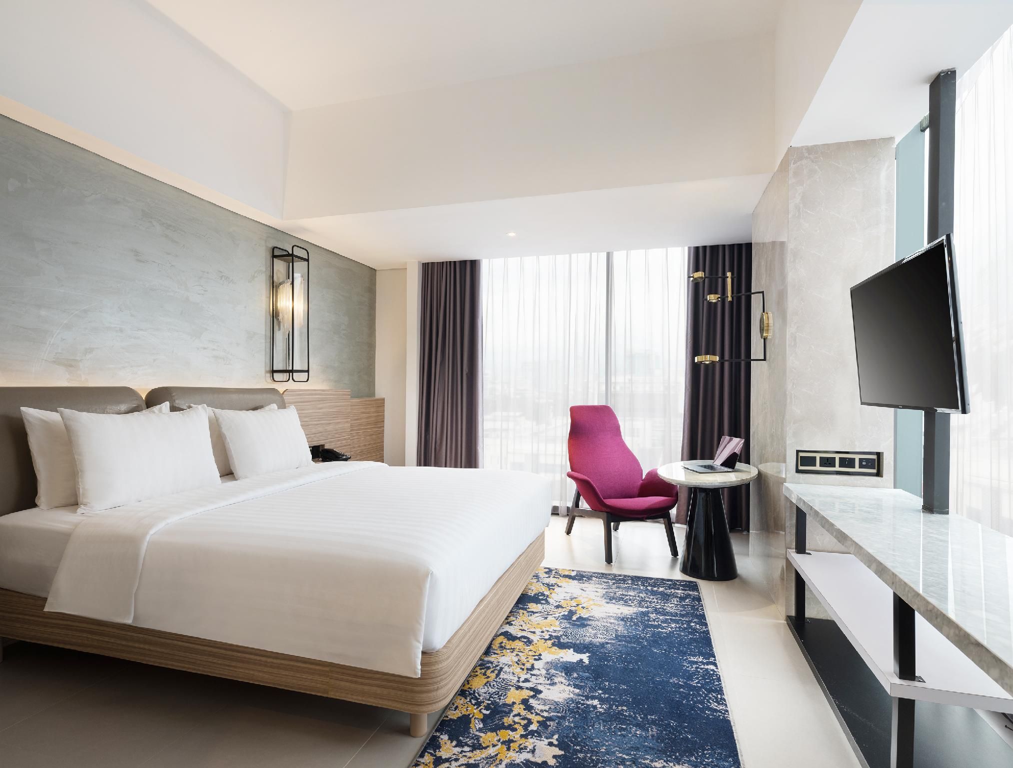 Superior Room with Queen Bed