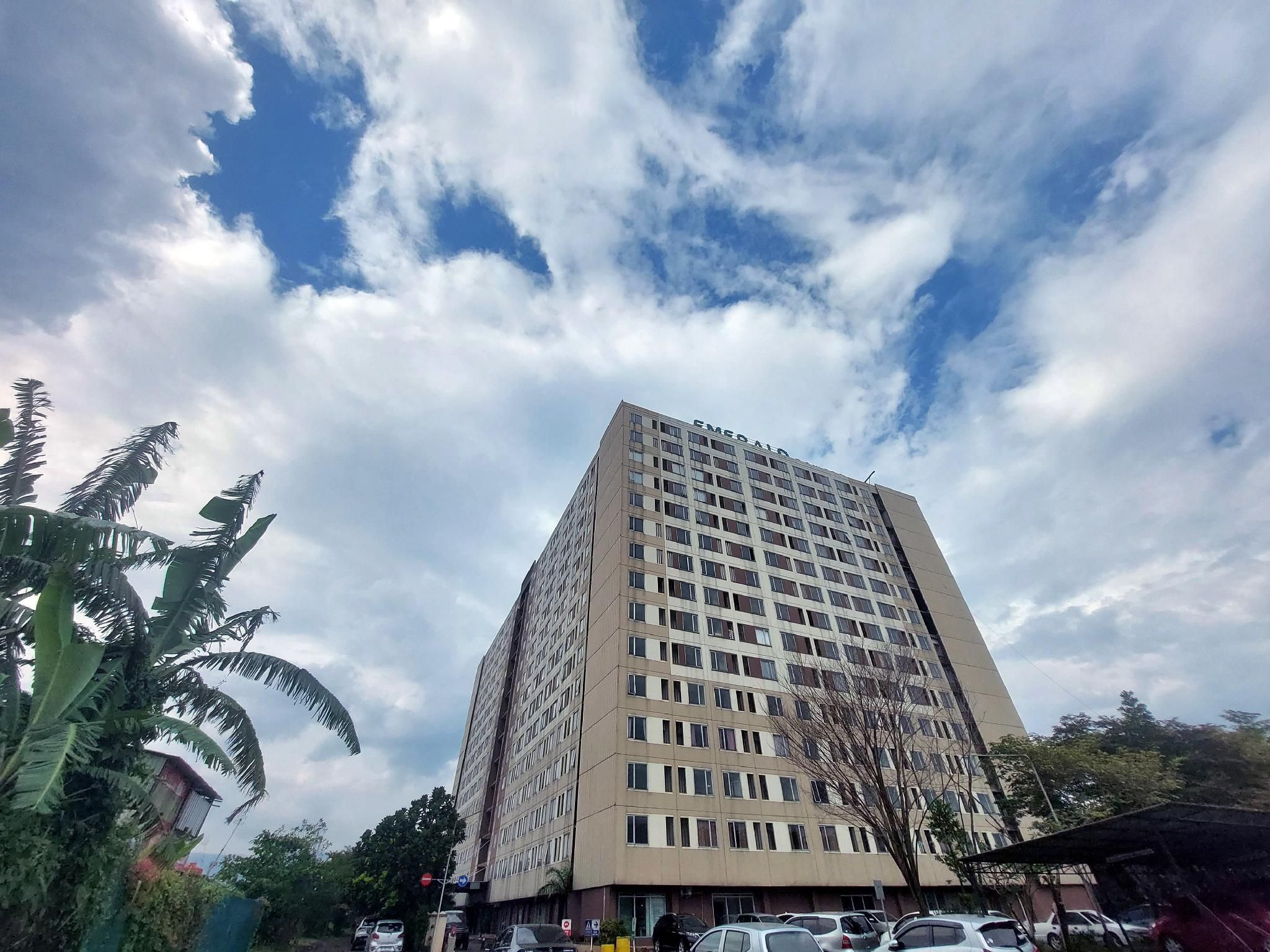 Emerald Apartel by RM.